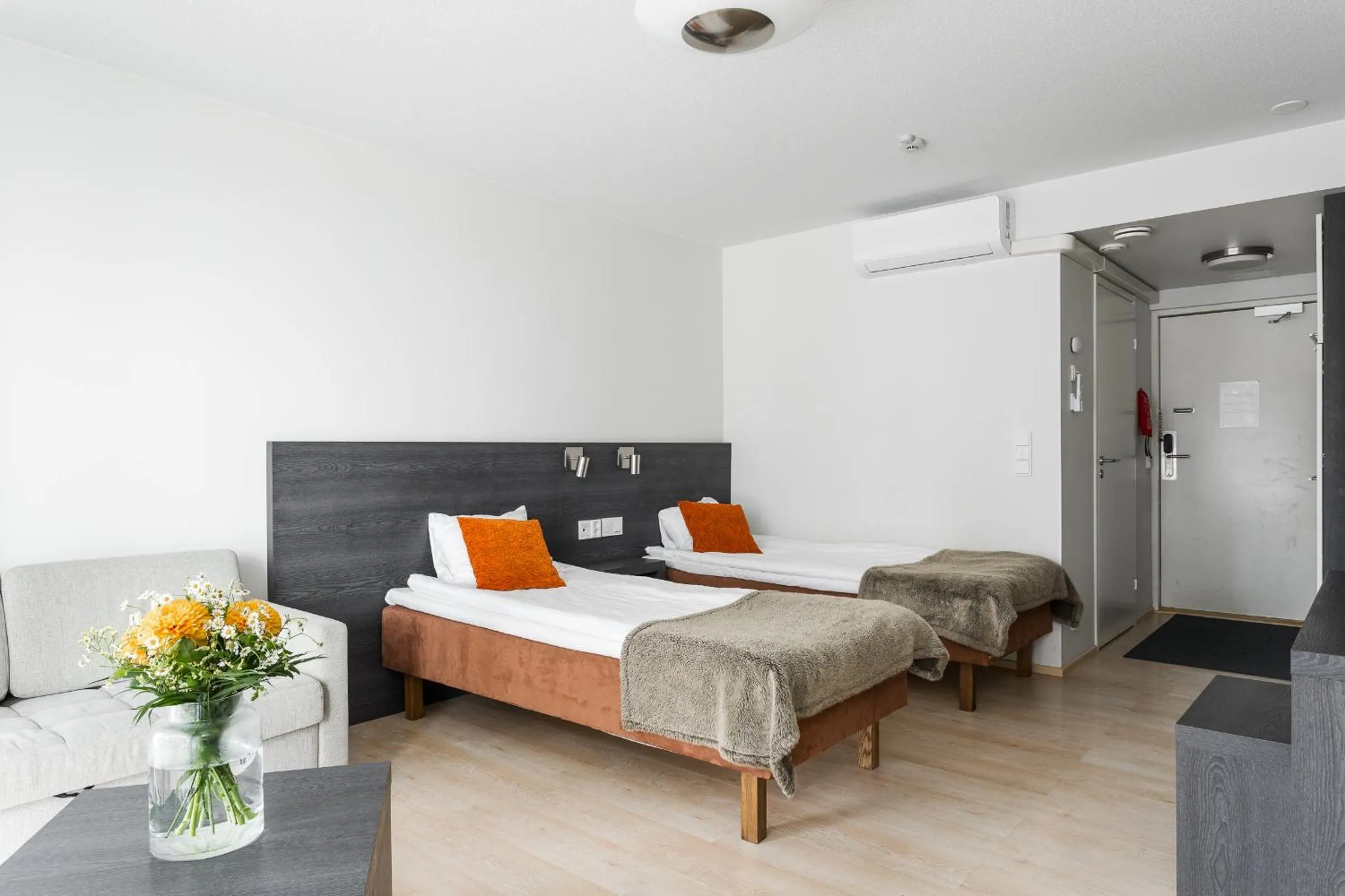 Photo of the whole room, Bed in Kultaranta Resort