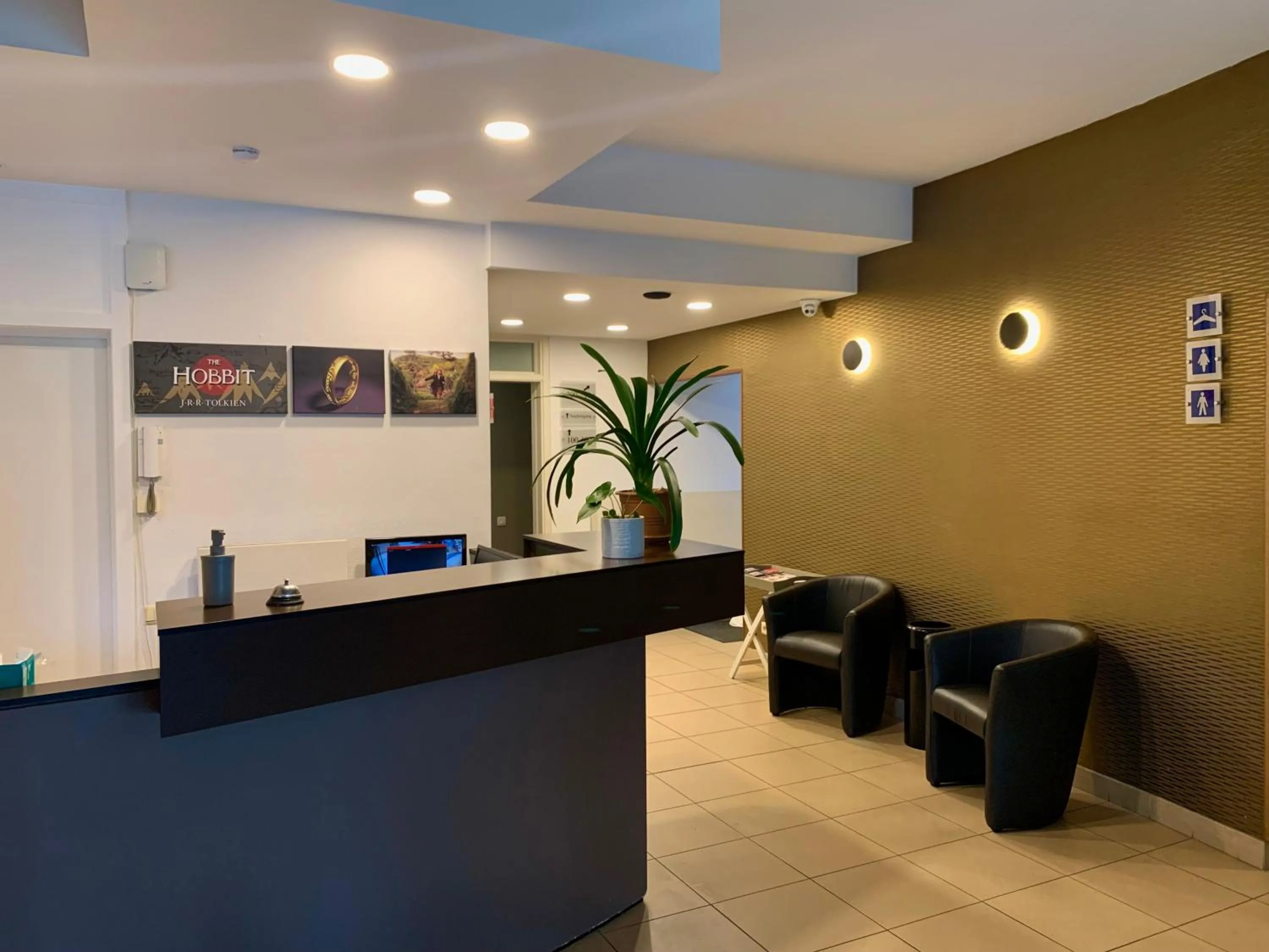 Text overlay in Hobbit Hotel Mechelen