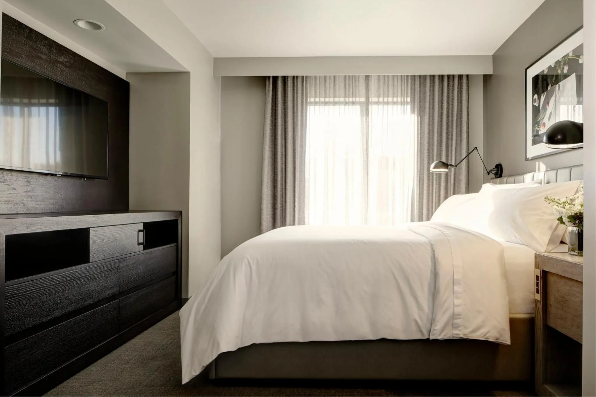 Photo of the whole room, Bed in Archer Hotel Florham Park