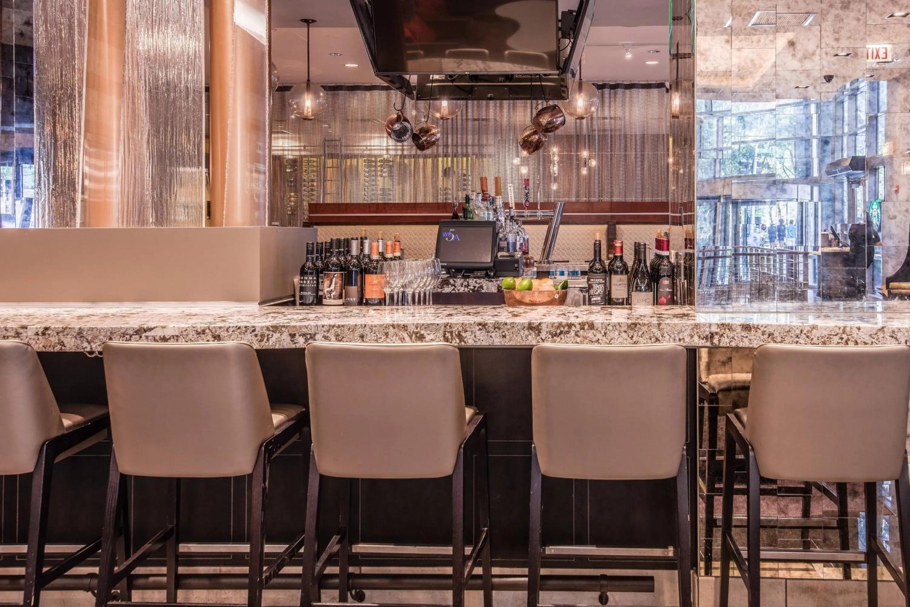 Lobby or reception in Courtyard Chicago Downtown/Magnificent Mile