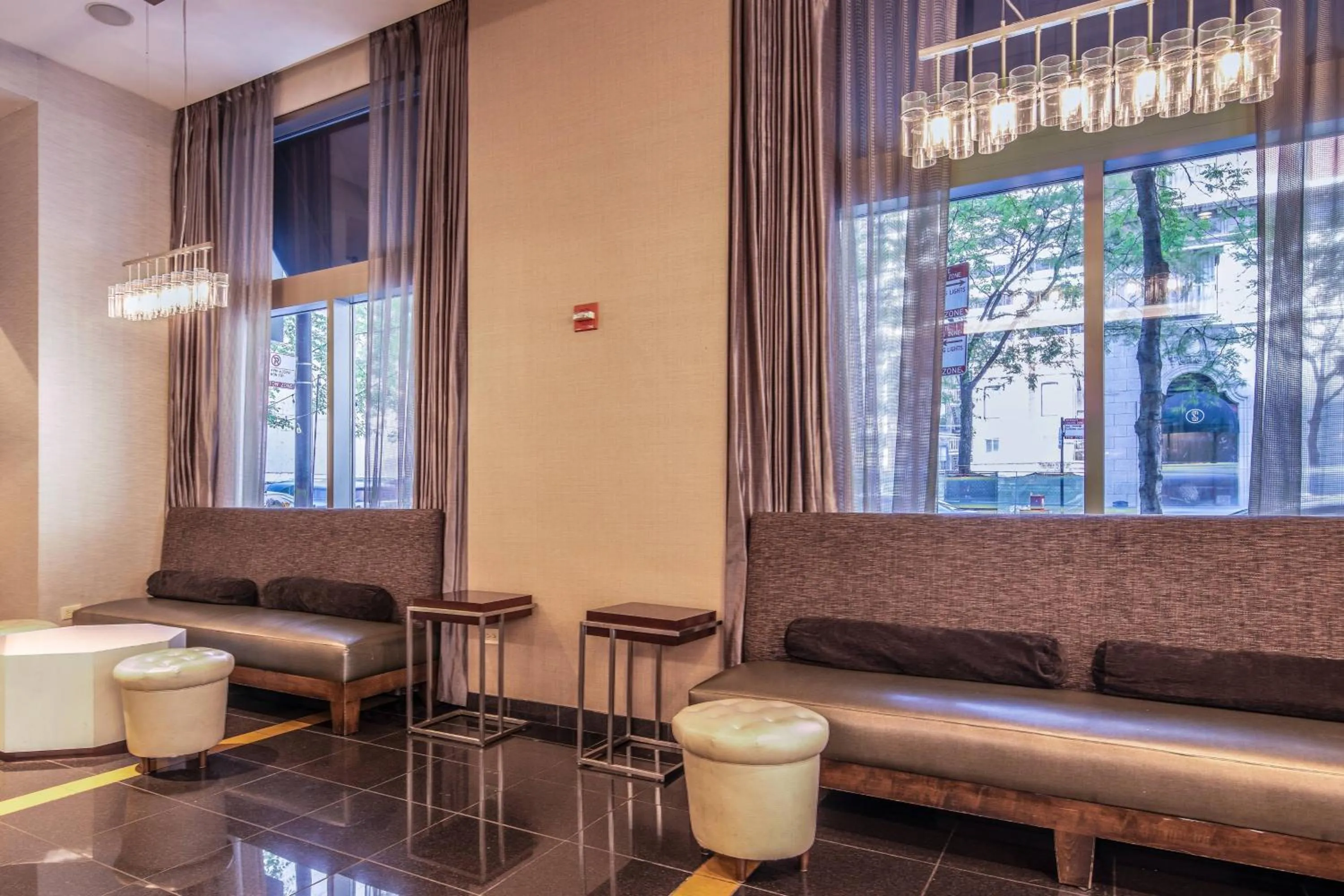 Lobby or reception in Courtyard Chicago Downtown/Magnificent Mile