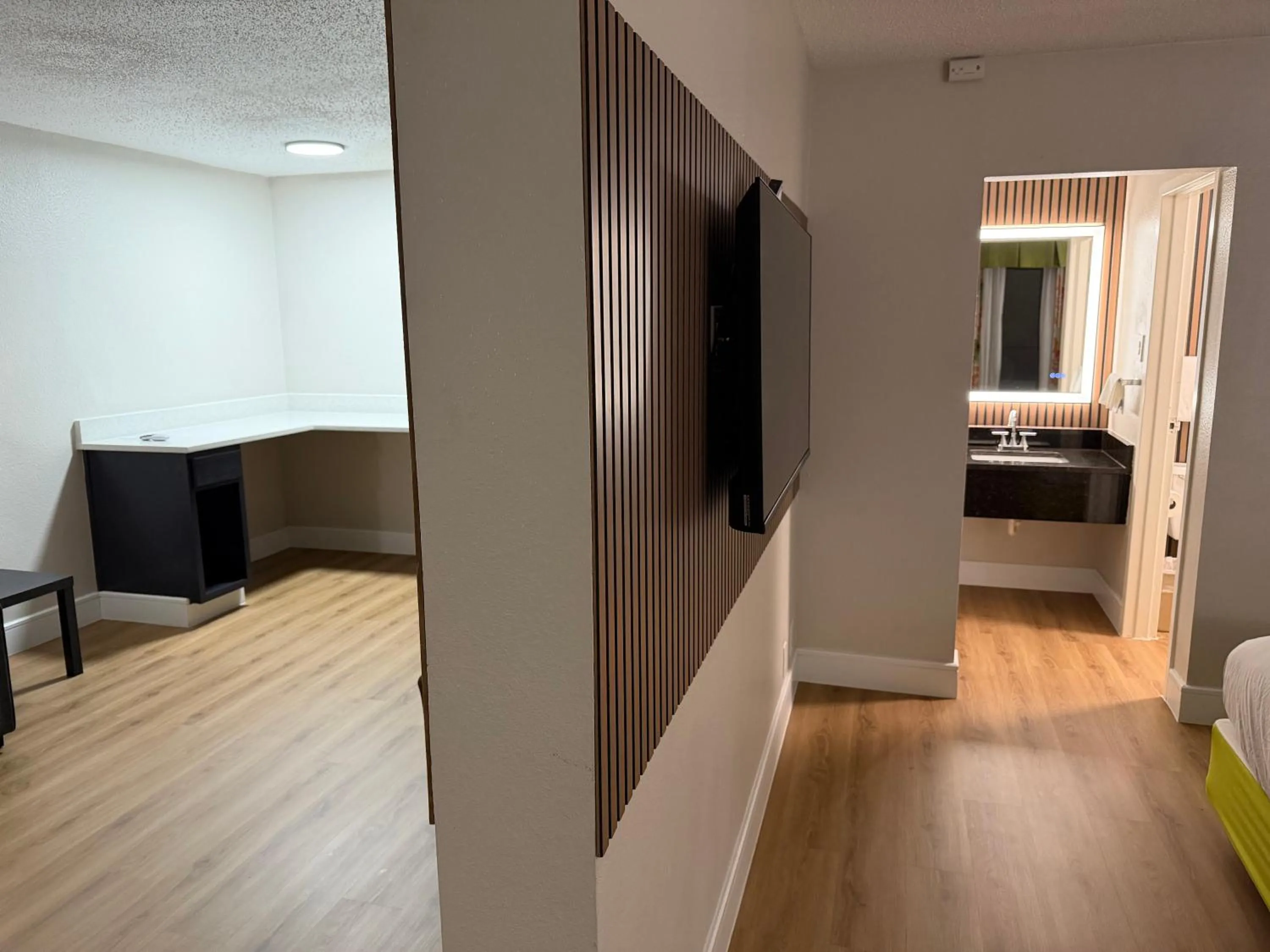 Bed in SureStay by Best Western Irving Grapevine DFW North