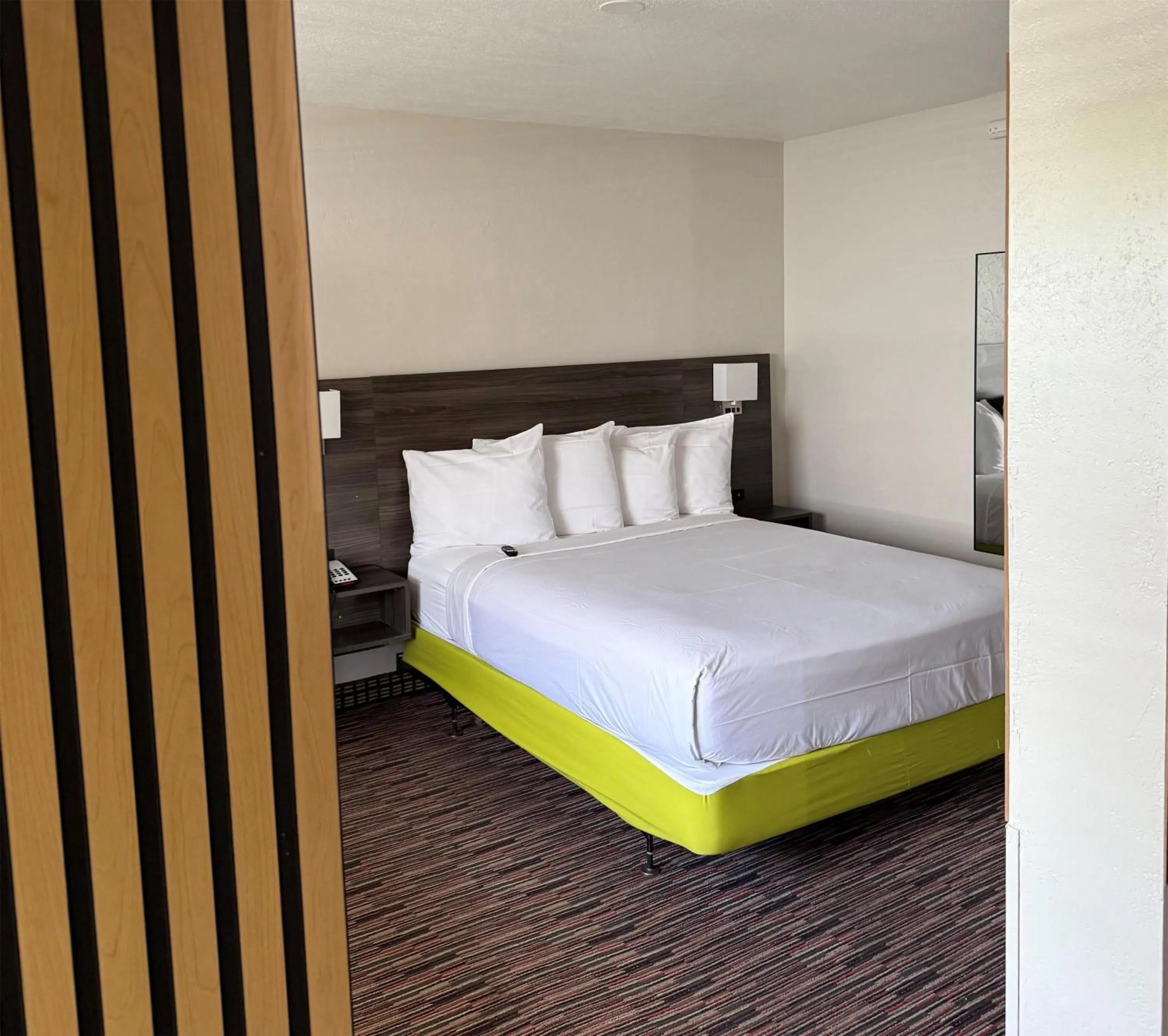 Photo of the whole room, Bed in SureStay by Best Western Irving Grapevine DFW North