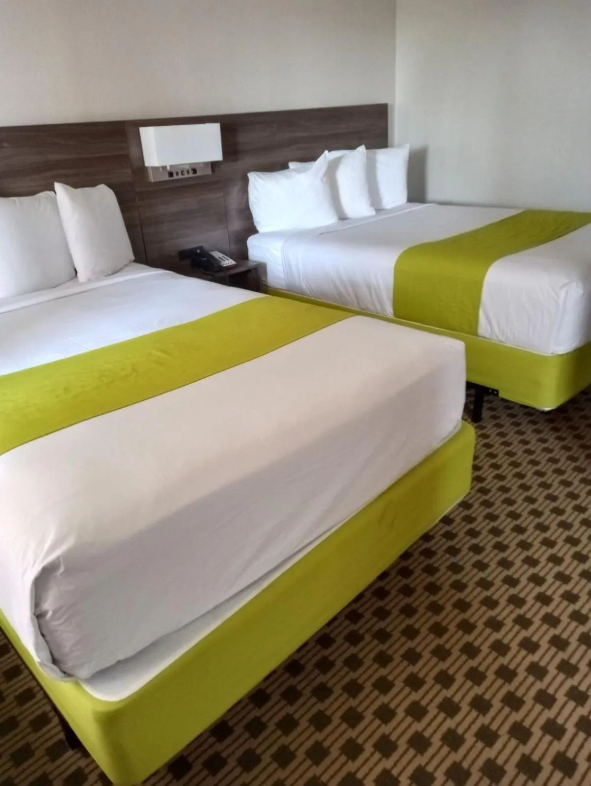 Bed in SureStay by Best Western Irving Grapevine DFW North