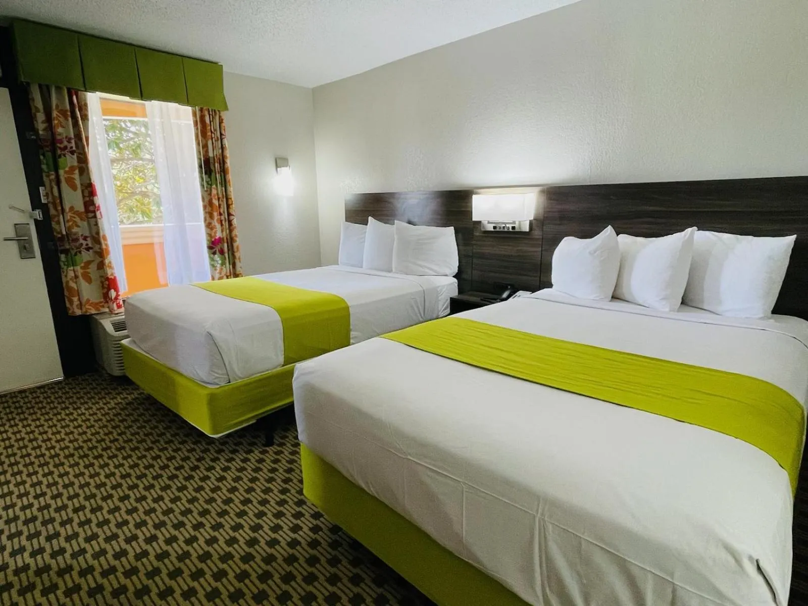 Bed in SureStay by Best Western Irving Grapevine DFW North