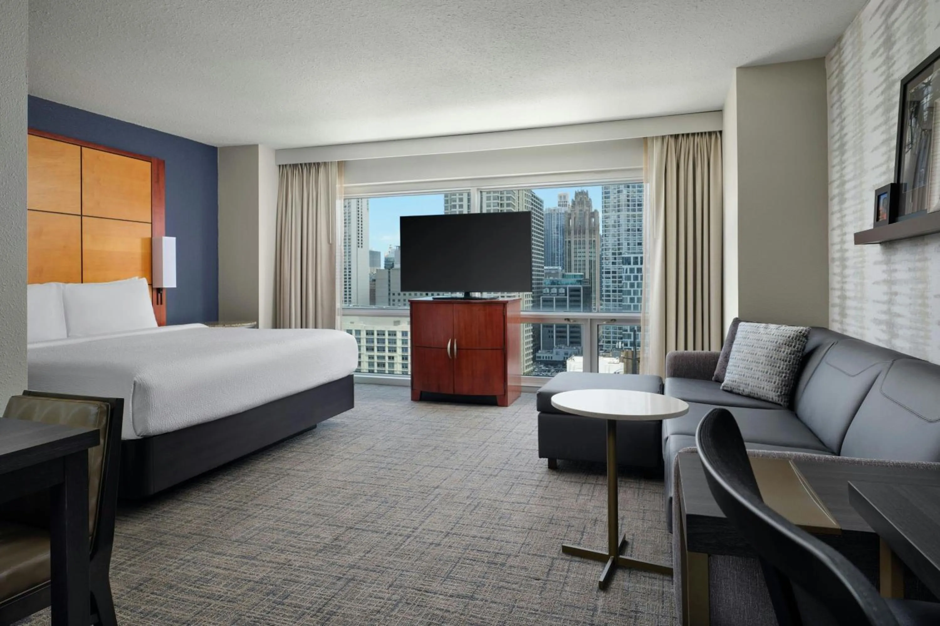 Bedroom, Bed in Residence Inn by Marriott Chicago Downtown/River North