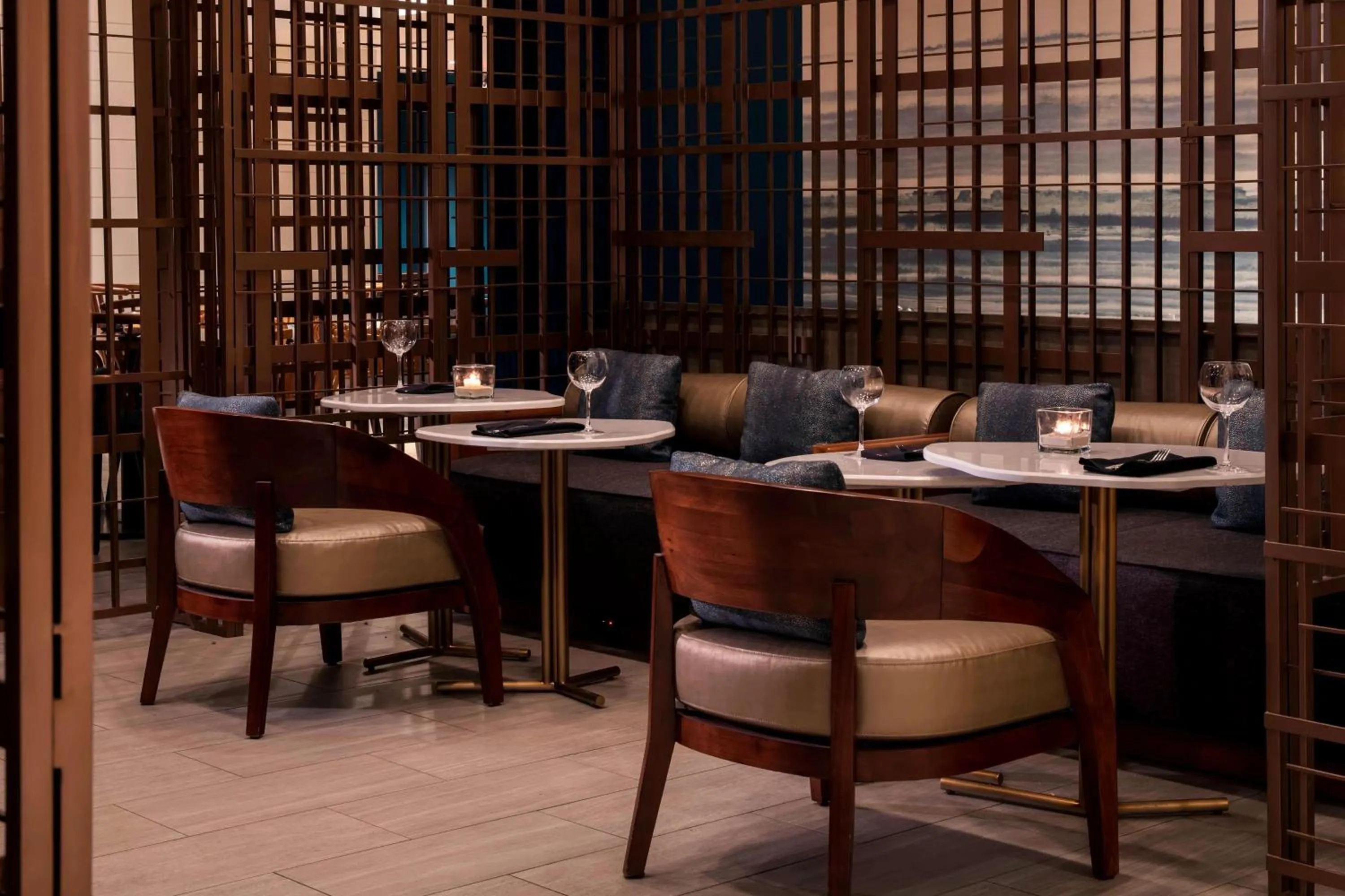 Restaurant/places to eat in Renaissance Fort Lauderdale Cruise Port Hotel