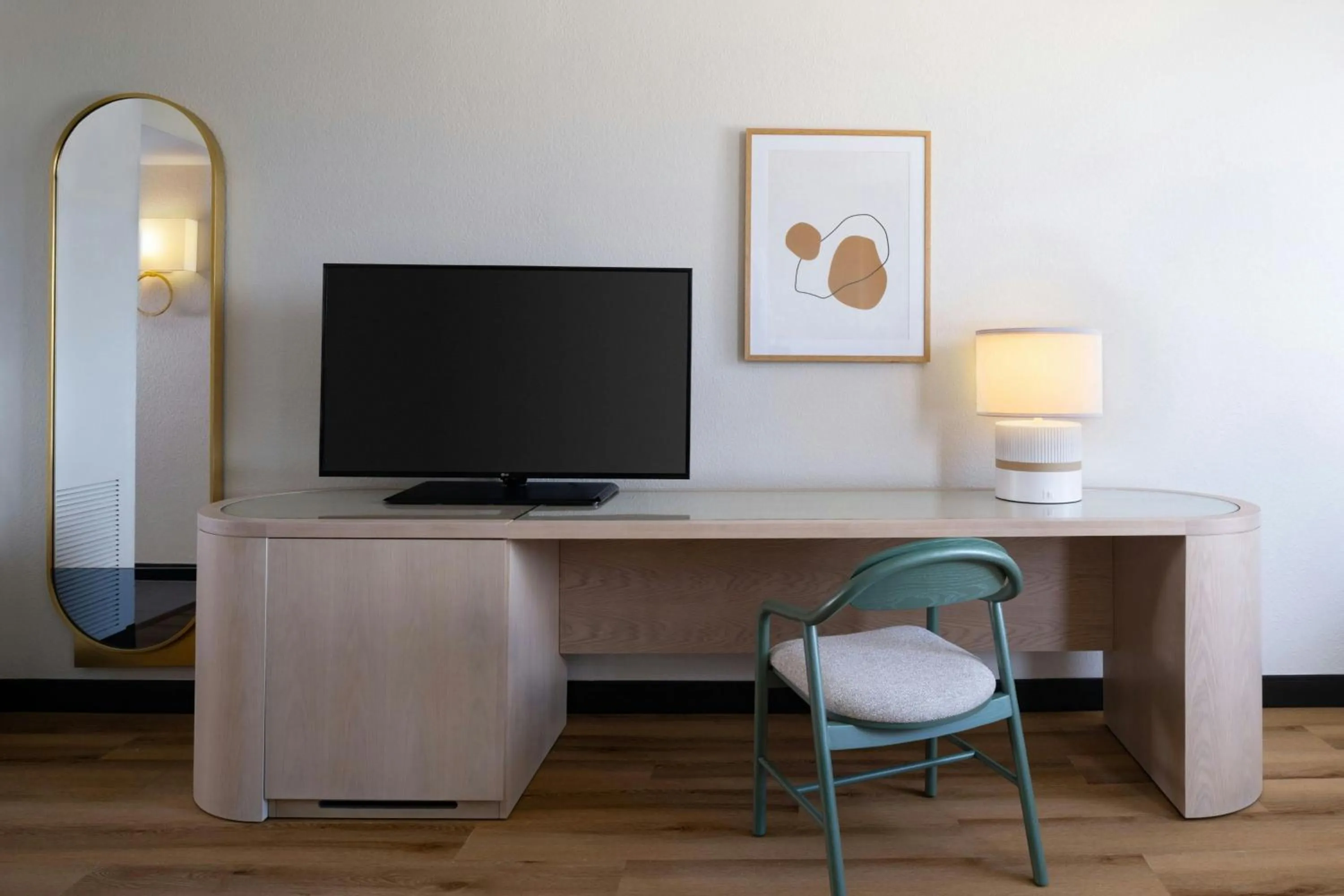 Photo of the whole room in Renaissance Fort Lauderdale Cruise Port Hotel