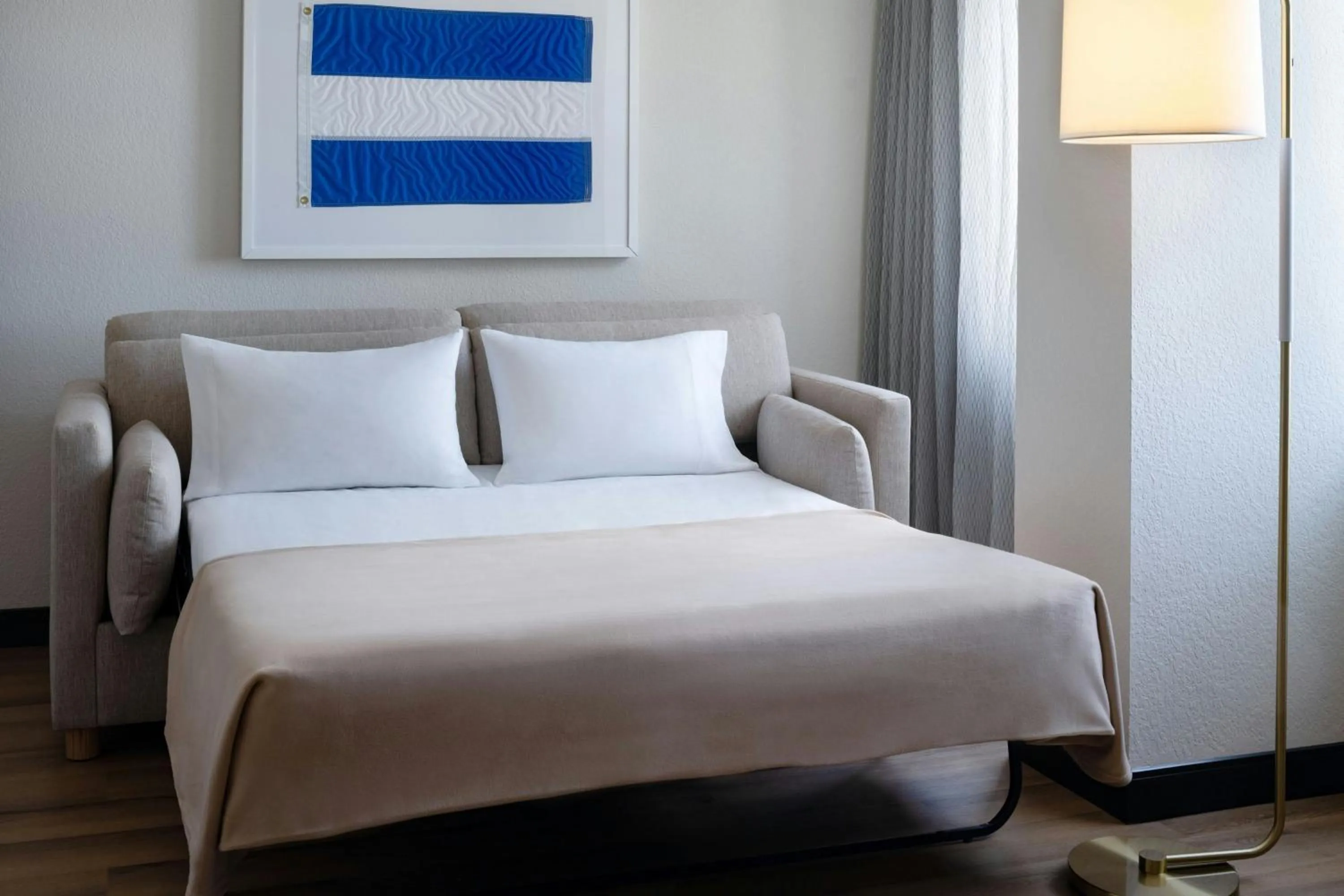 Photo of the whole room, Bed in Renaissance Fort Lauderdale Cruise Port Hotel