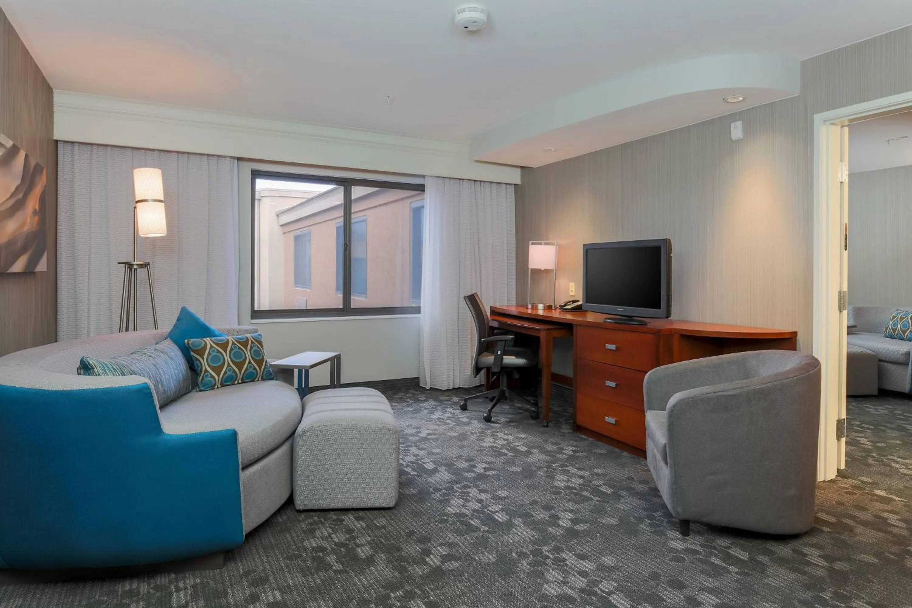Living room in Courtyard By Marriott Las Vegas Stadium Area