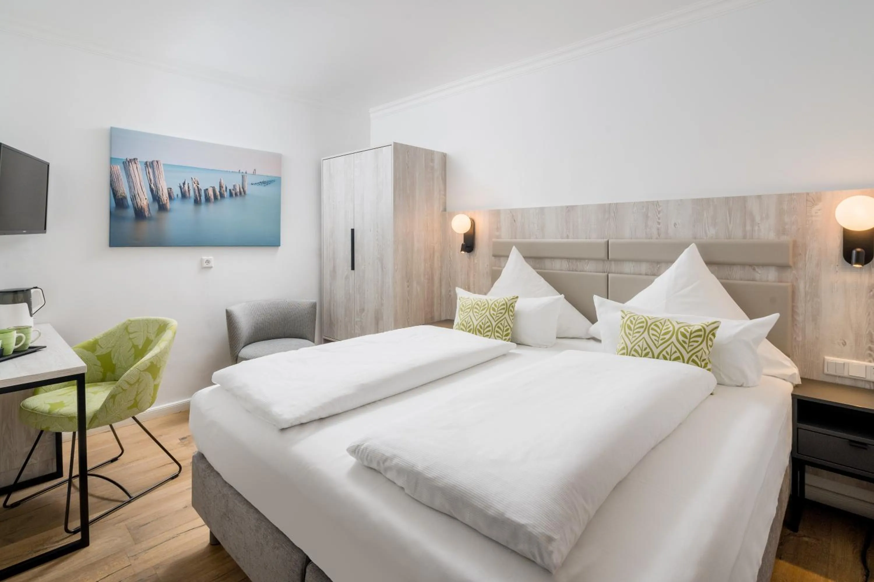 Coffee/tea facilities, Bed in Parkhotel Wangerooge