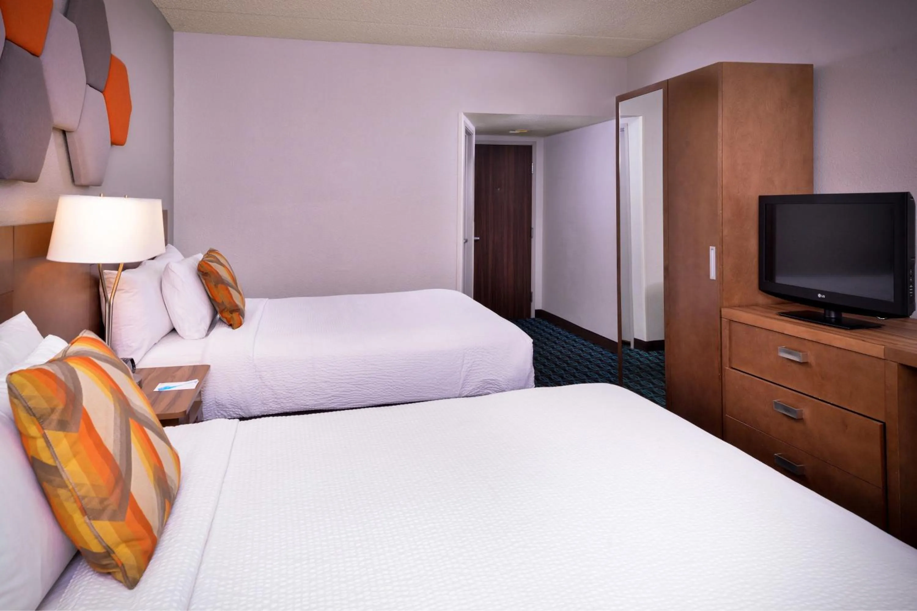 Photo of the whole room, Bed in Fairfield Inn Las Vegas Convention Center