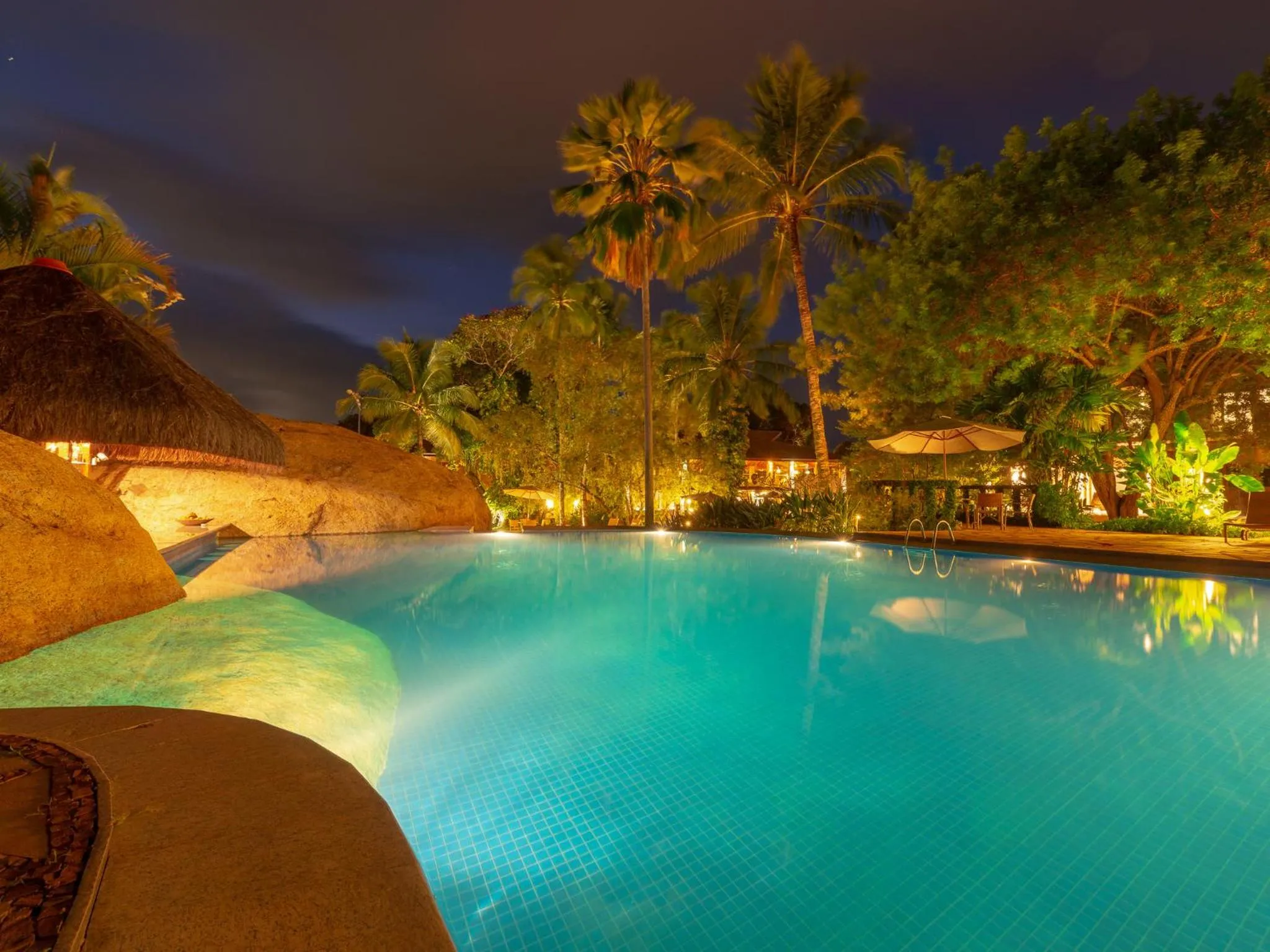 Swimming pool in Hotel Real Villa Bella