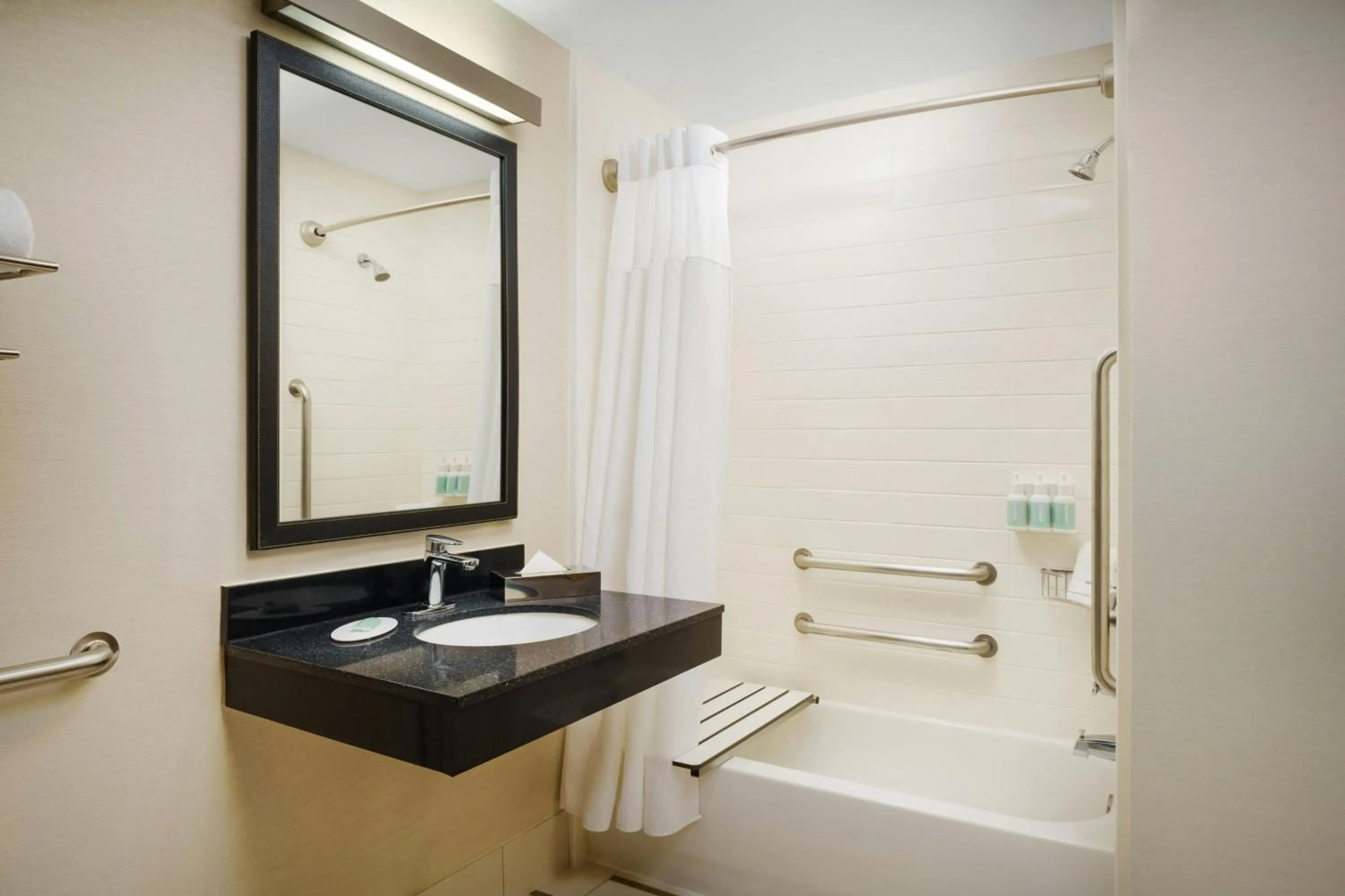 Bathroom in Fairfield by Marriott Inn & Suites Las Vegas Stadium Area