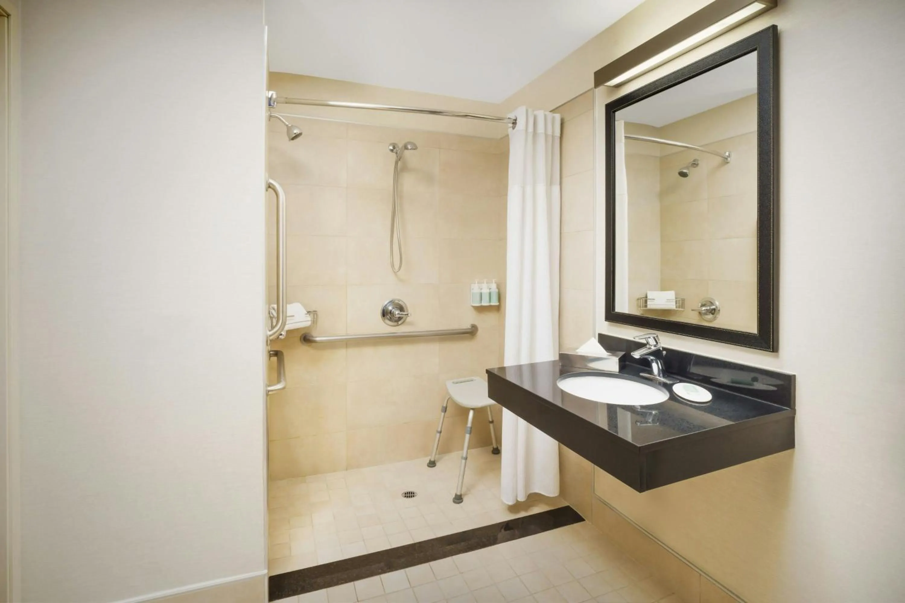 Bathroom in Fairfield by Marriott Inn & Suites Las Vegas Stadium Area