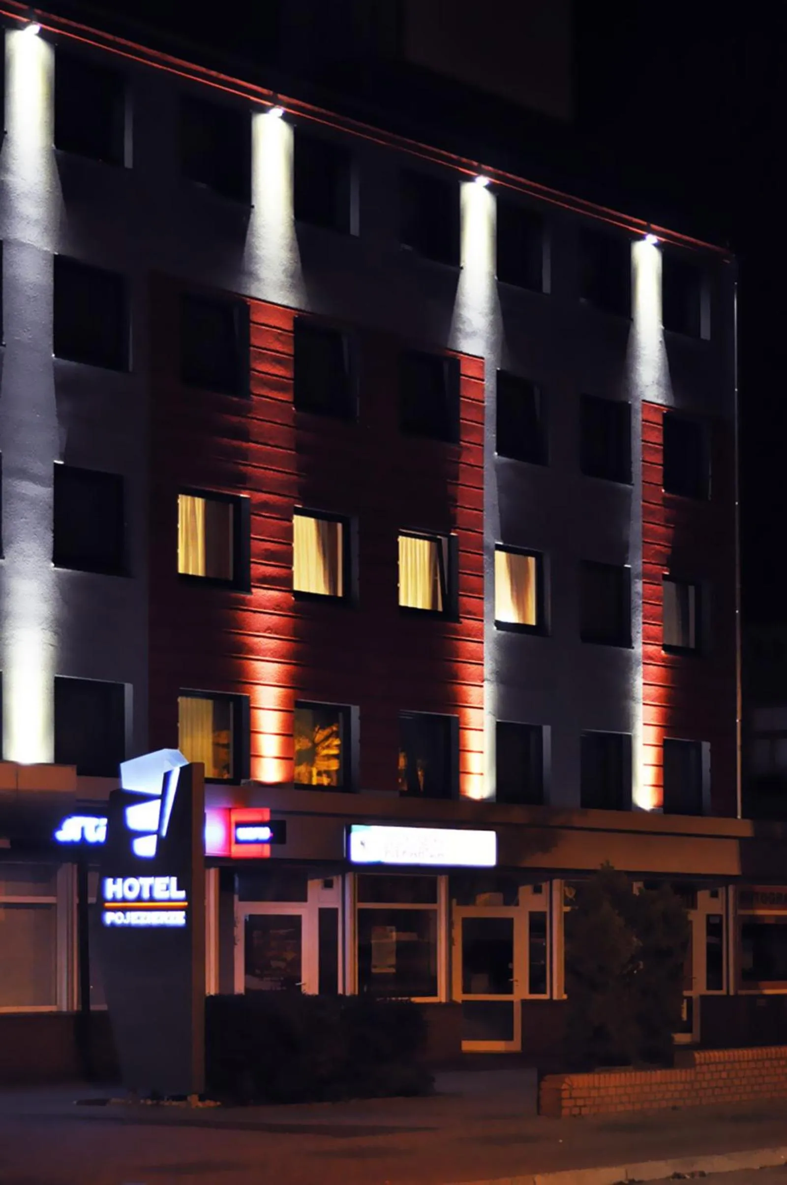 Facade/entrance in Hotel Pojezierze