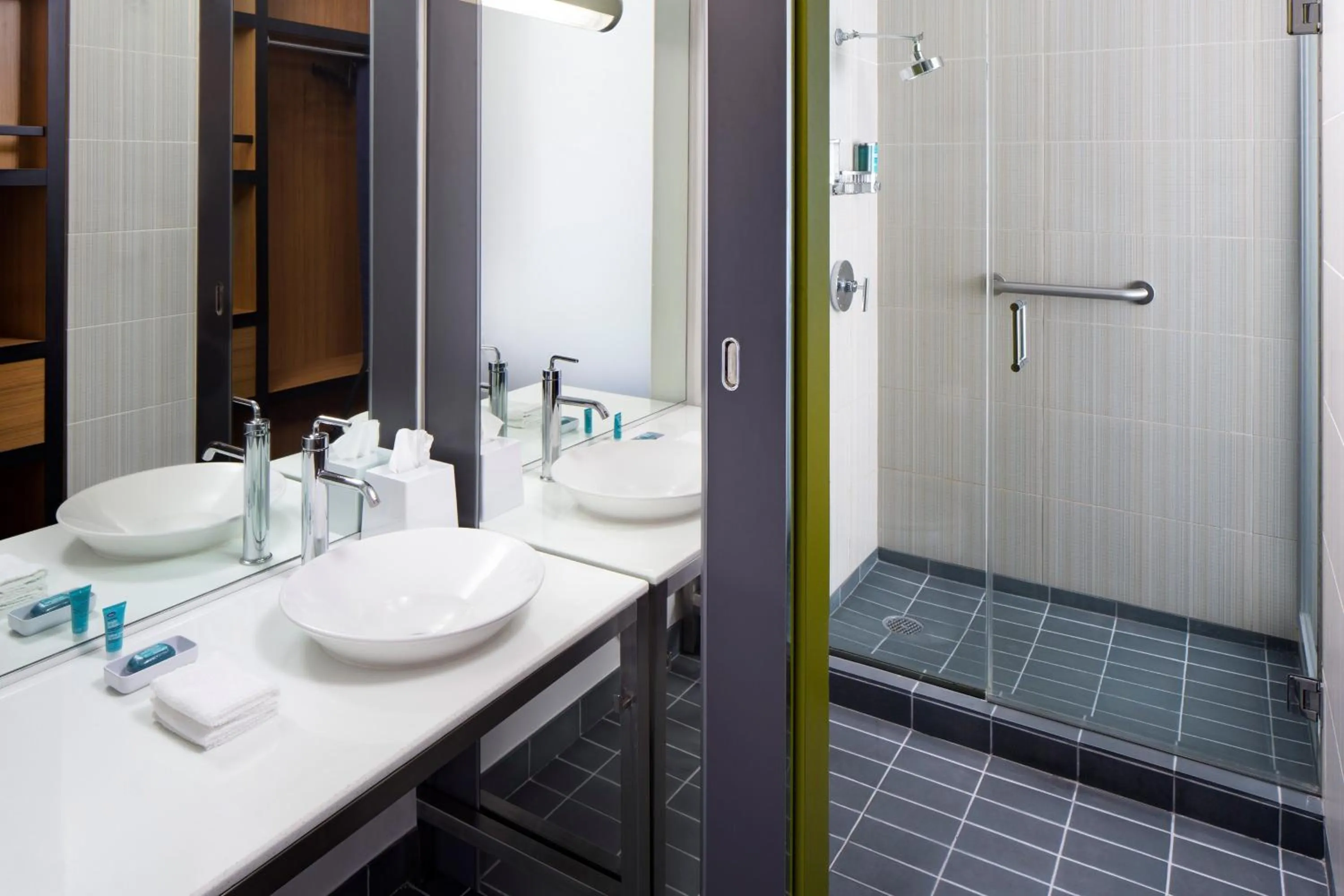 Bathroom in Aloft Tempe