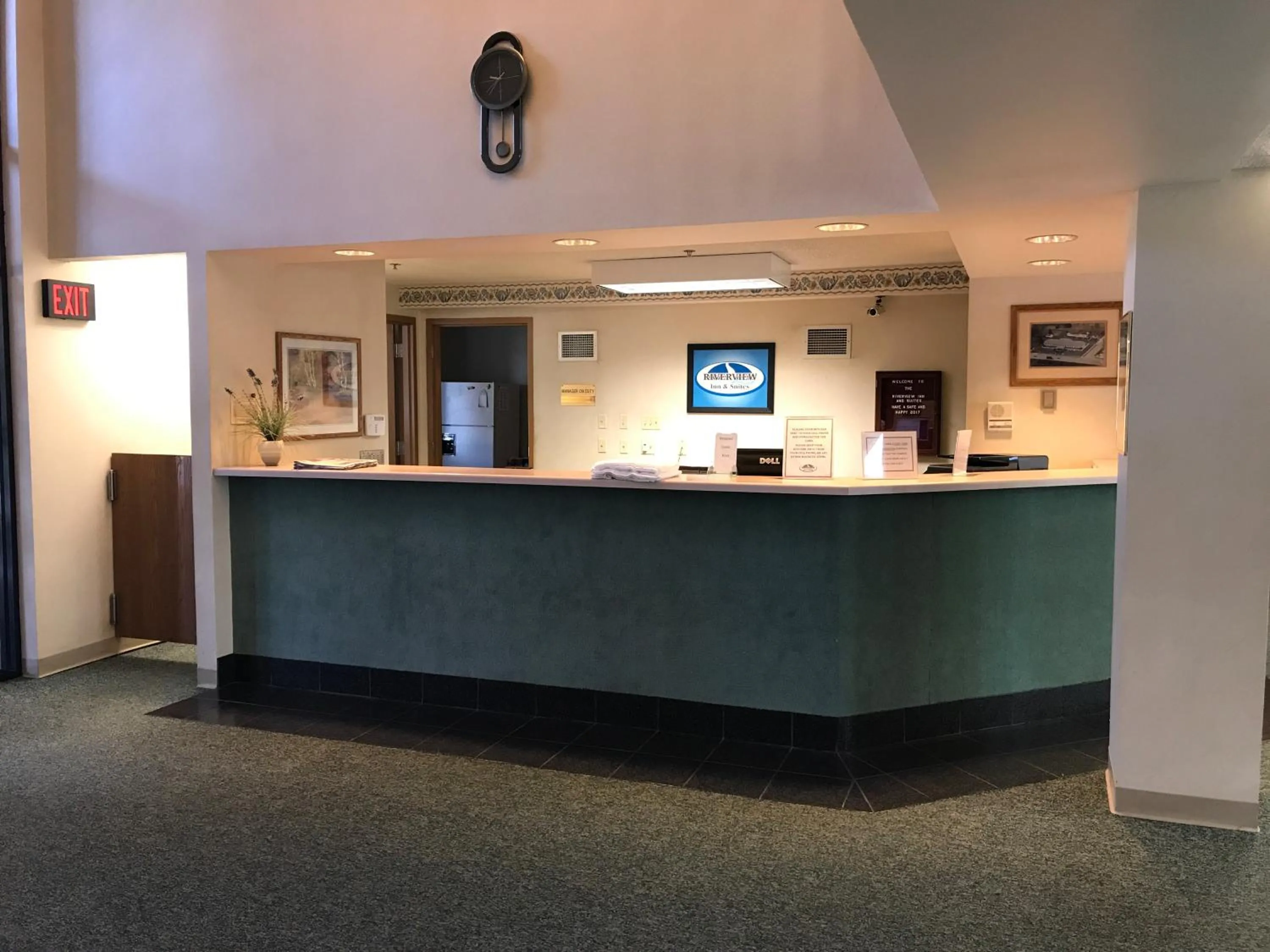 Econo Lodge Inn & Suites Oconto