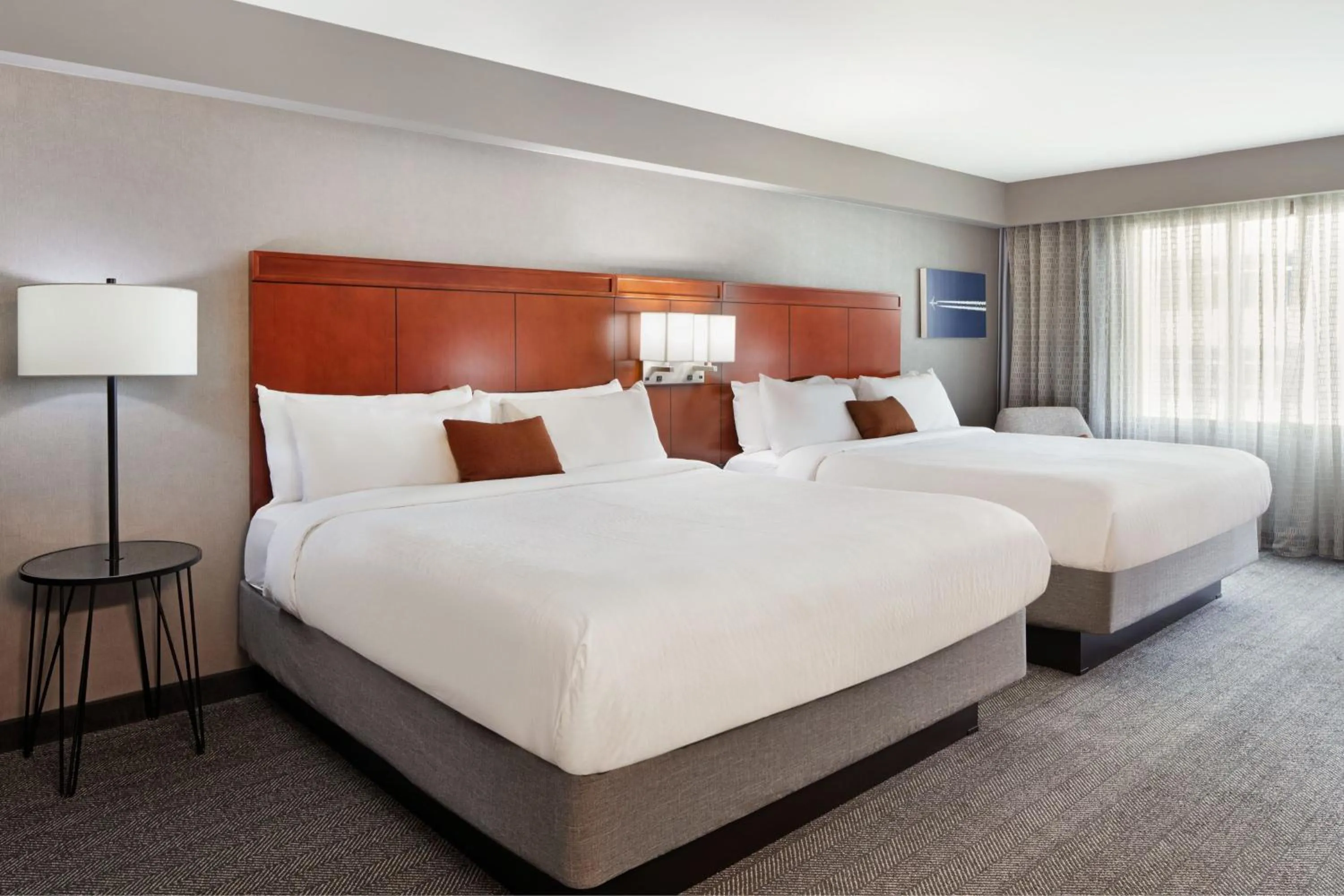 Photo of the whole room, Bed in Courtyard by Marriott Los Angeles LAX / Century Boulevard