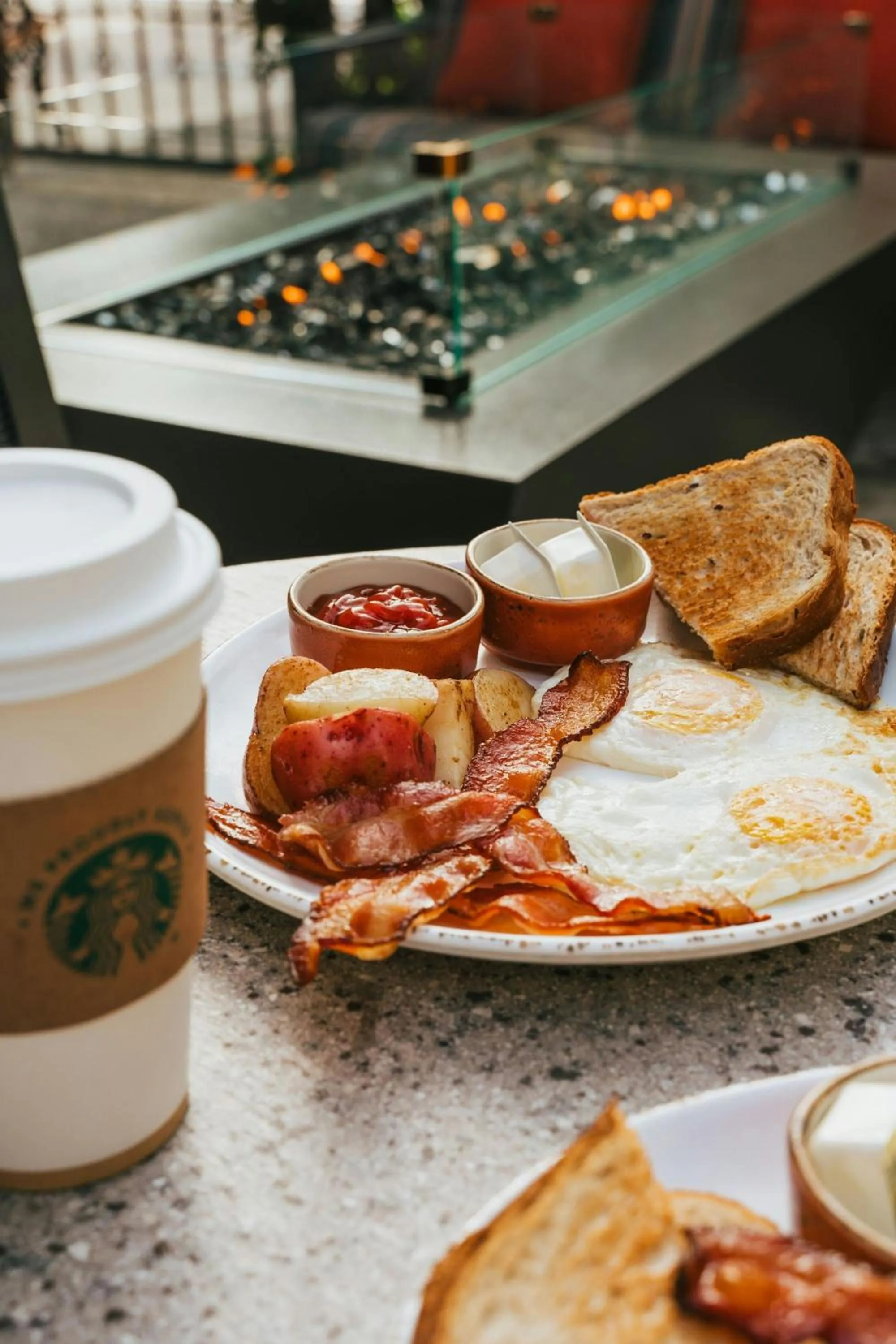 Breakfast in Courtyard by Marriott Los Angeles LAX / Century Boulevard