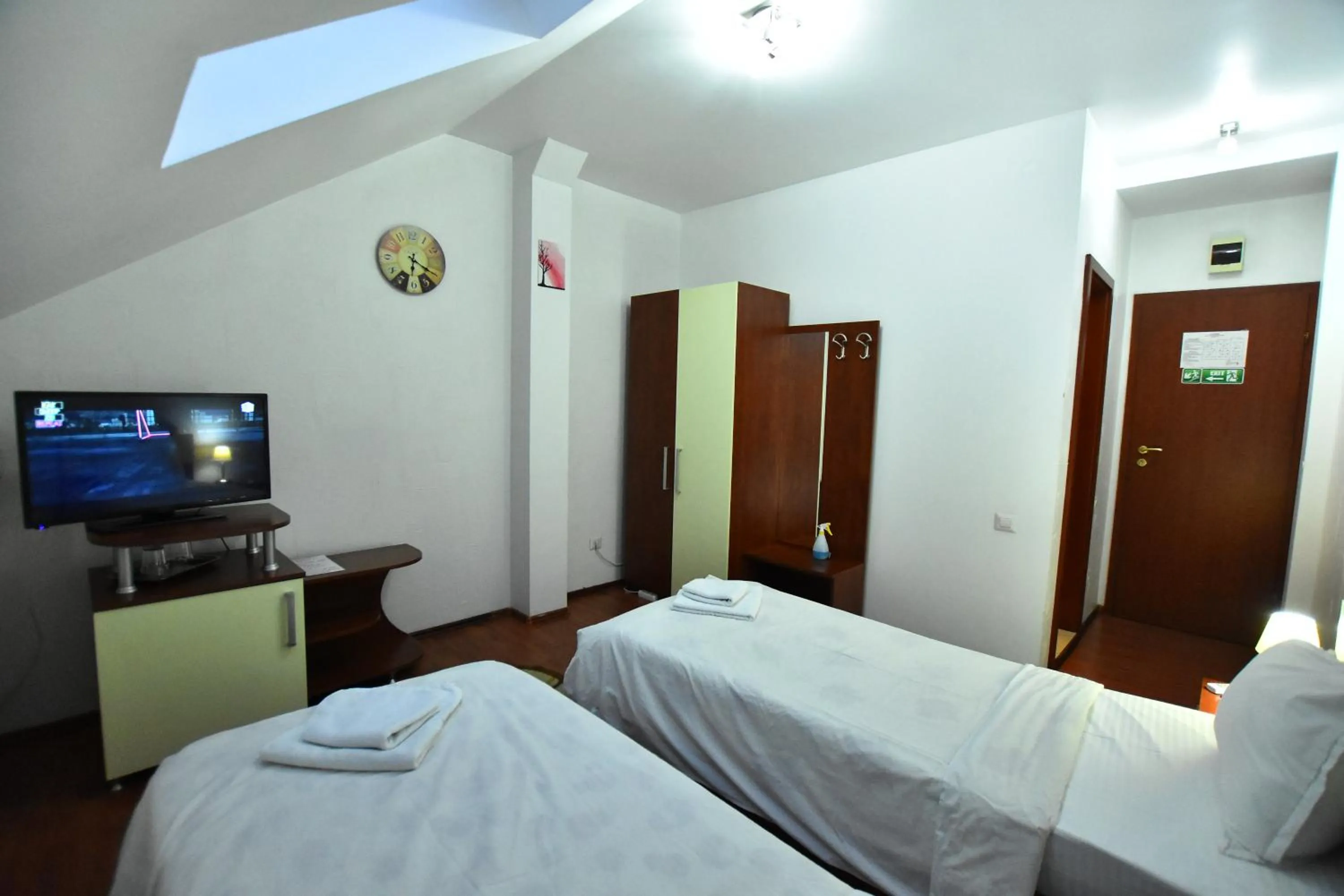 Photo of the whole room, Bed in Hotel Euphoria