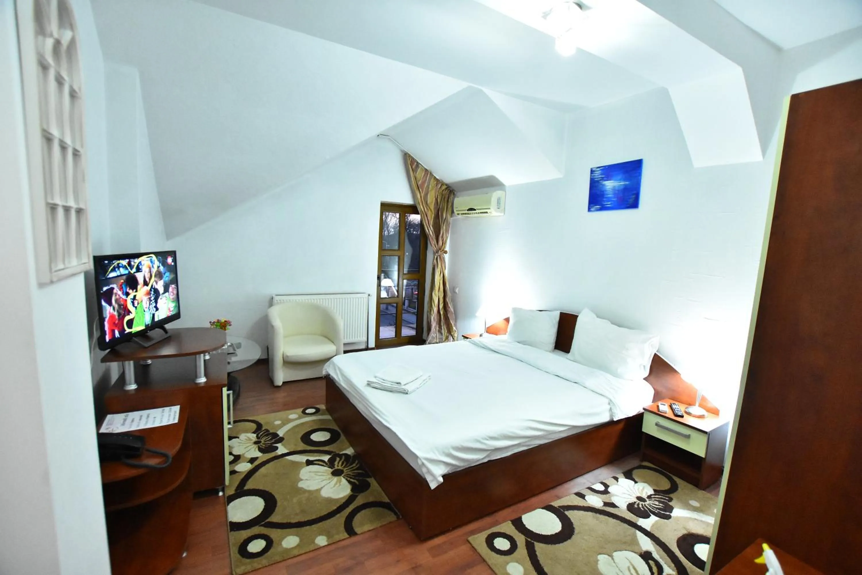 Photo of the whole room, Bed in Hotel Euphoria