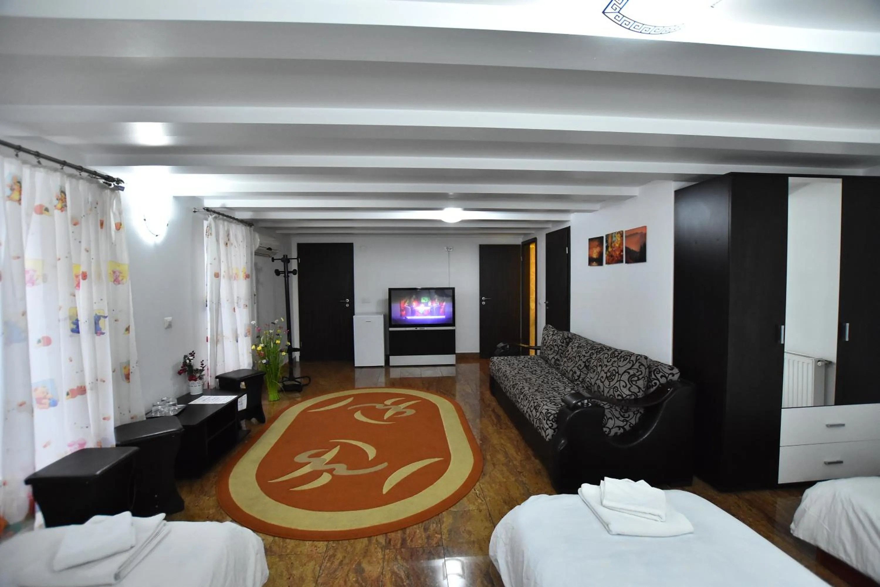 Photo of the whole room, Bed in Hotel Euphoria