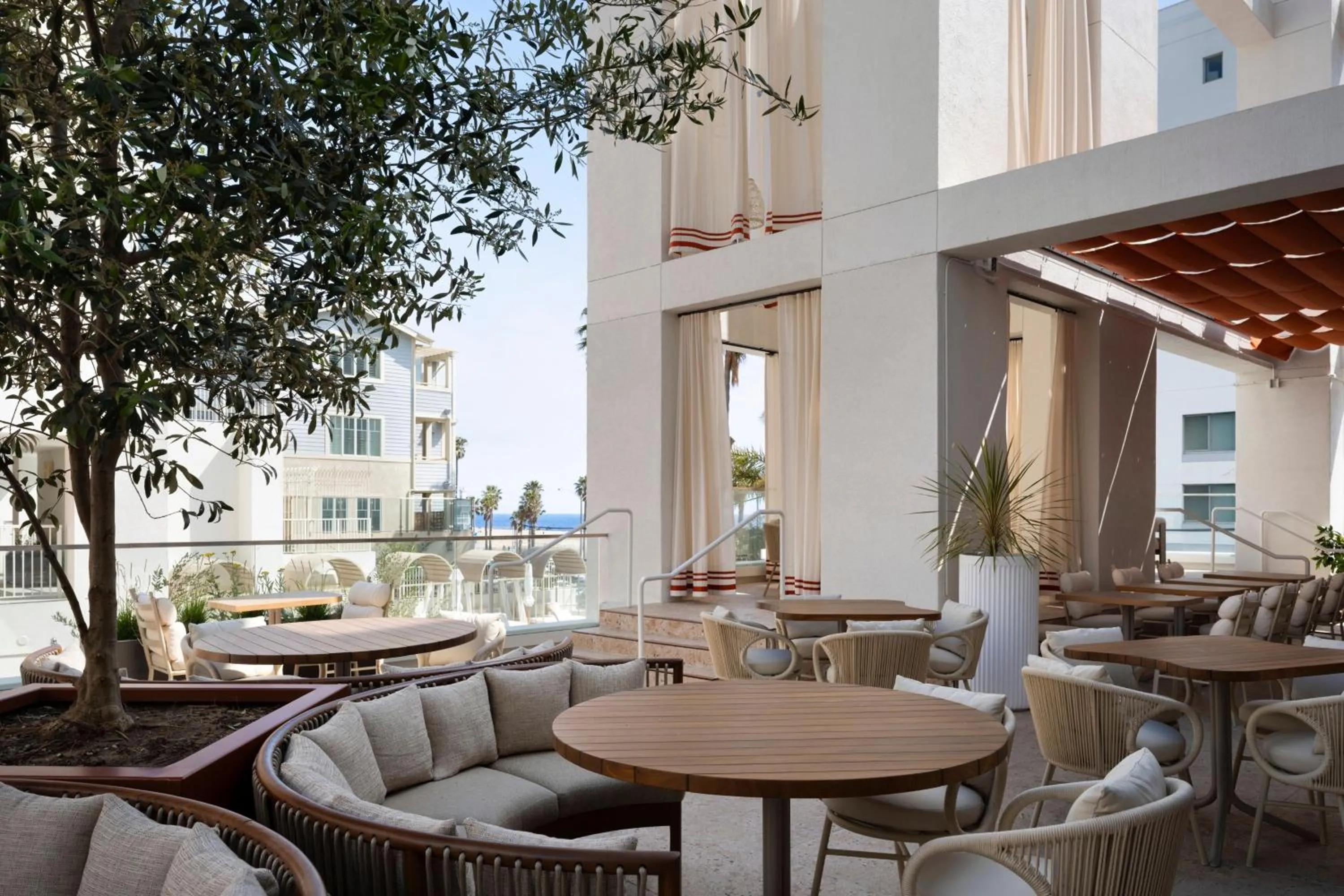 Restaurant/places to eat in Sandbourne Santa Monica, Autograph Collection