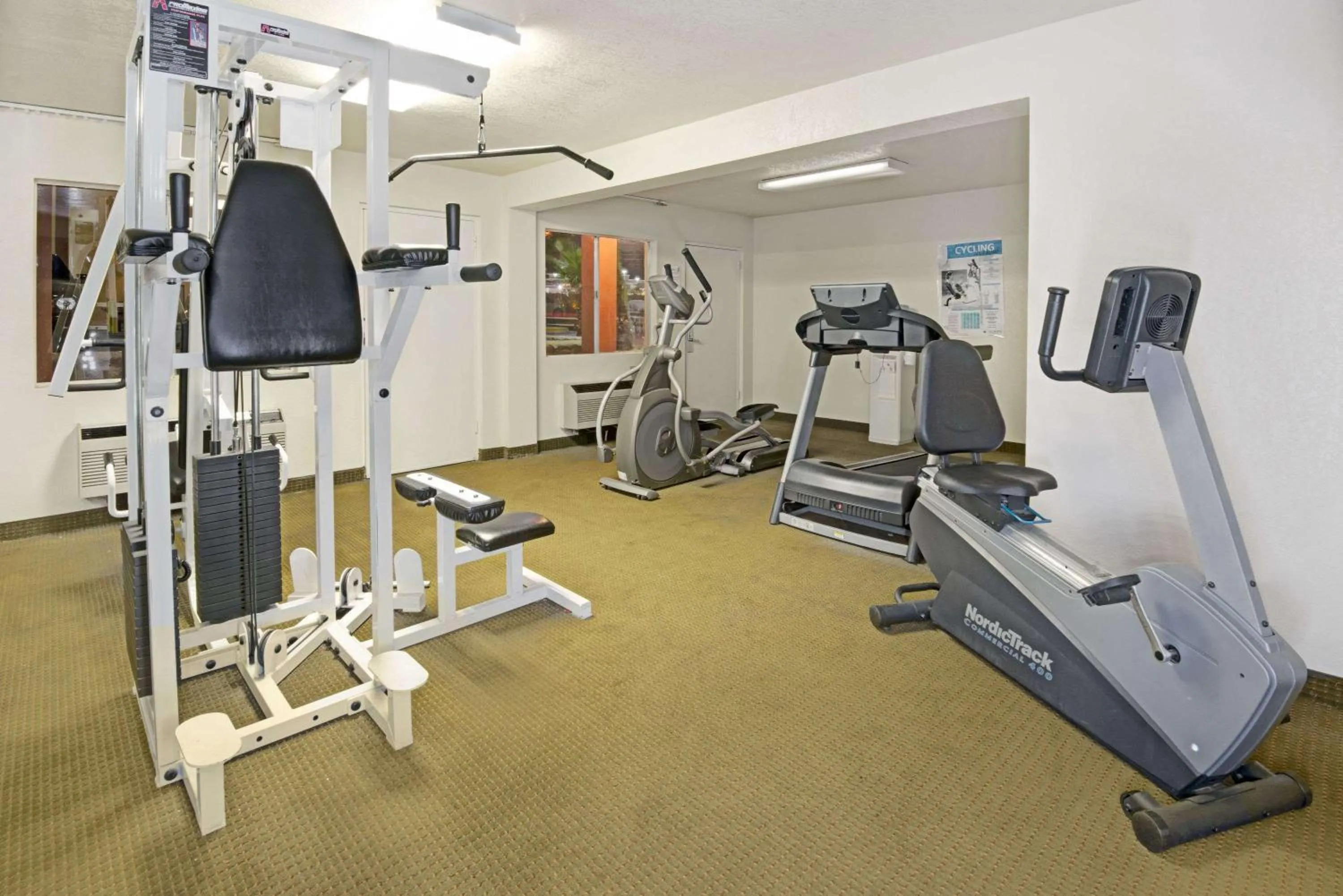 Fitness centre/facilities in Super 8 by Wyndham El Paso Airport