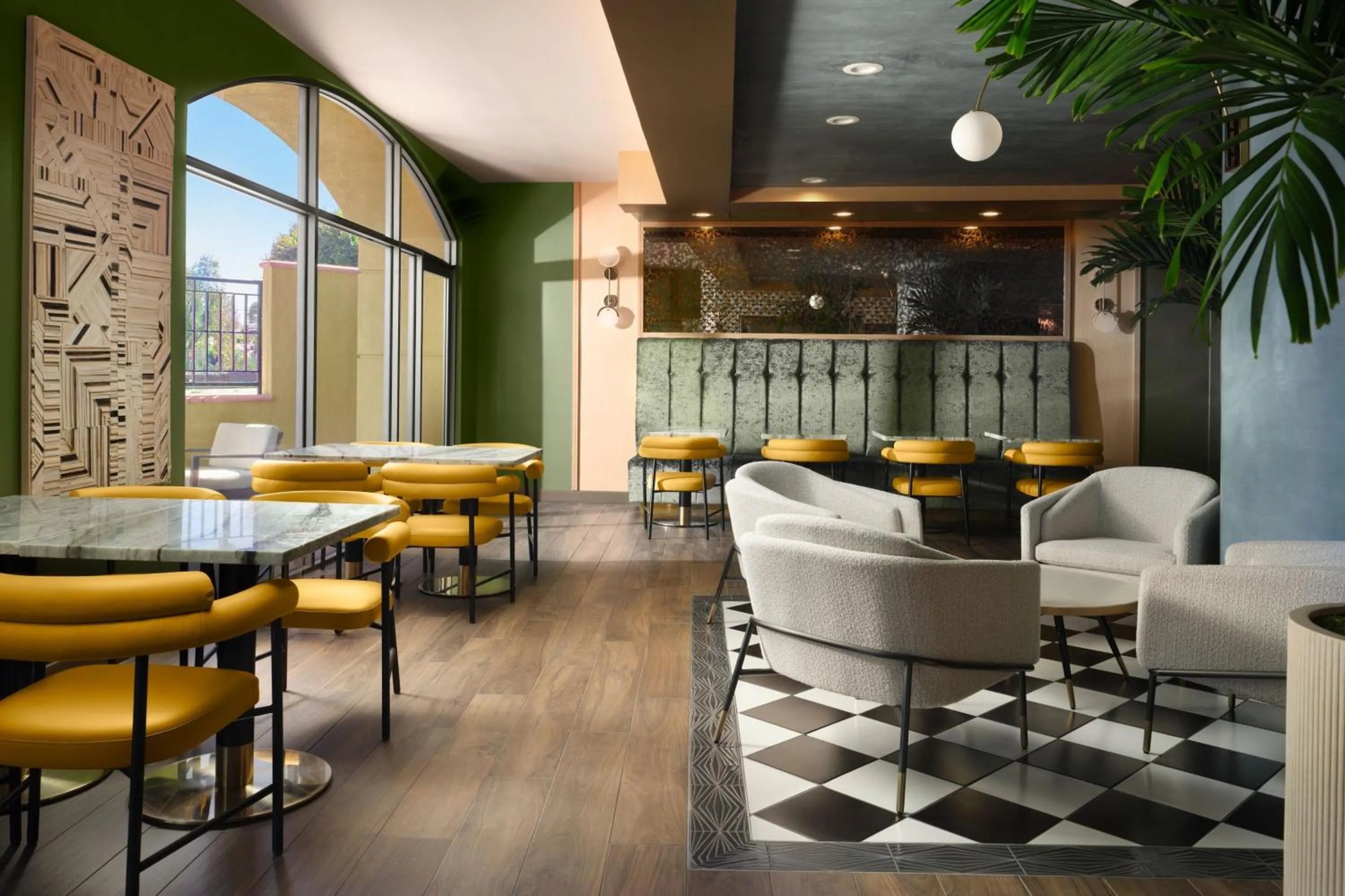 Lounge or bar in Burton House, Beverly Hills, A Tribute Portfolio Hotel