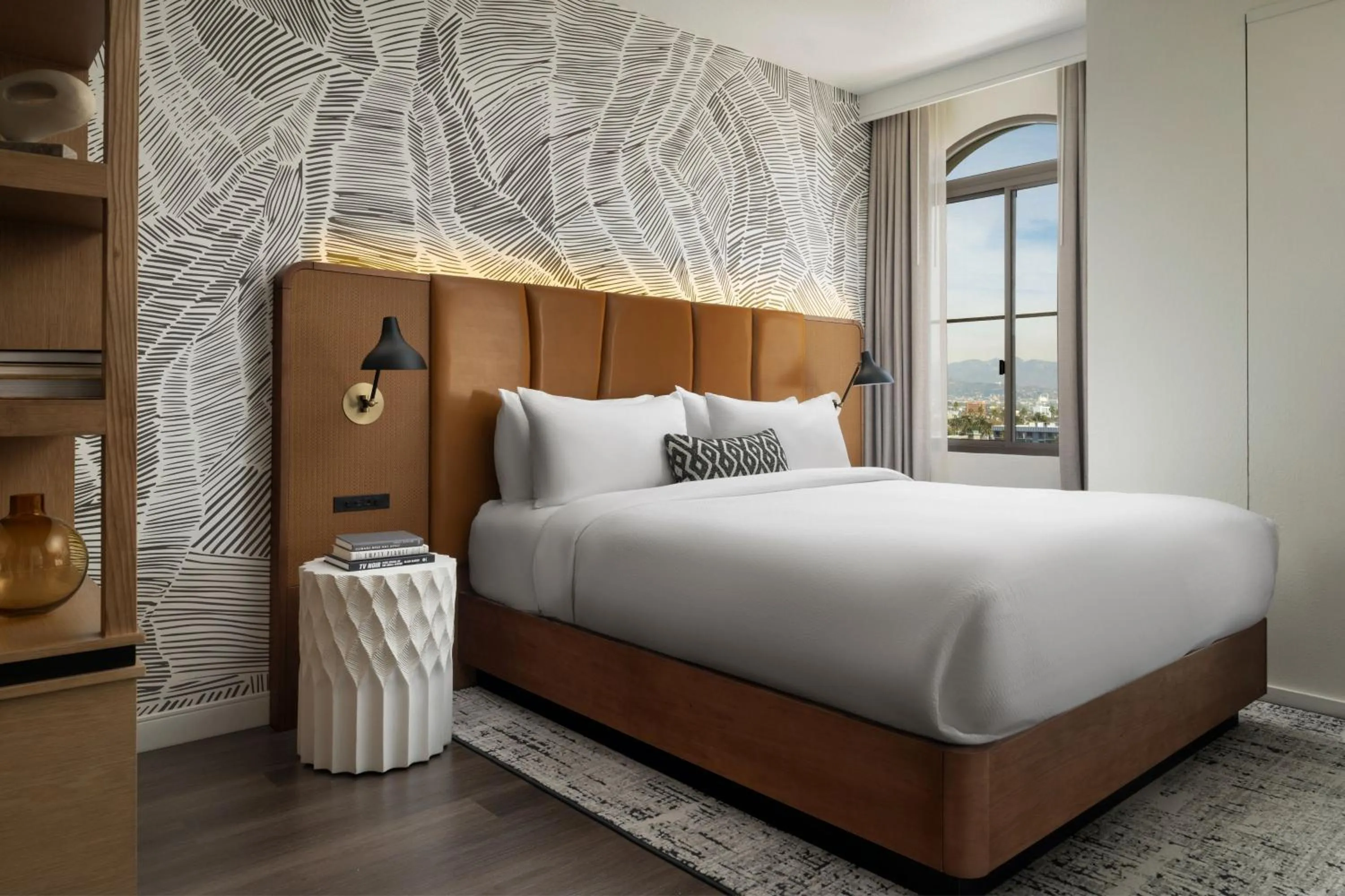 Photo of the whole room, Bed in Burton House, Beverly Hills, A Tribute Portfolio Hotel