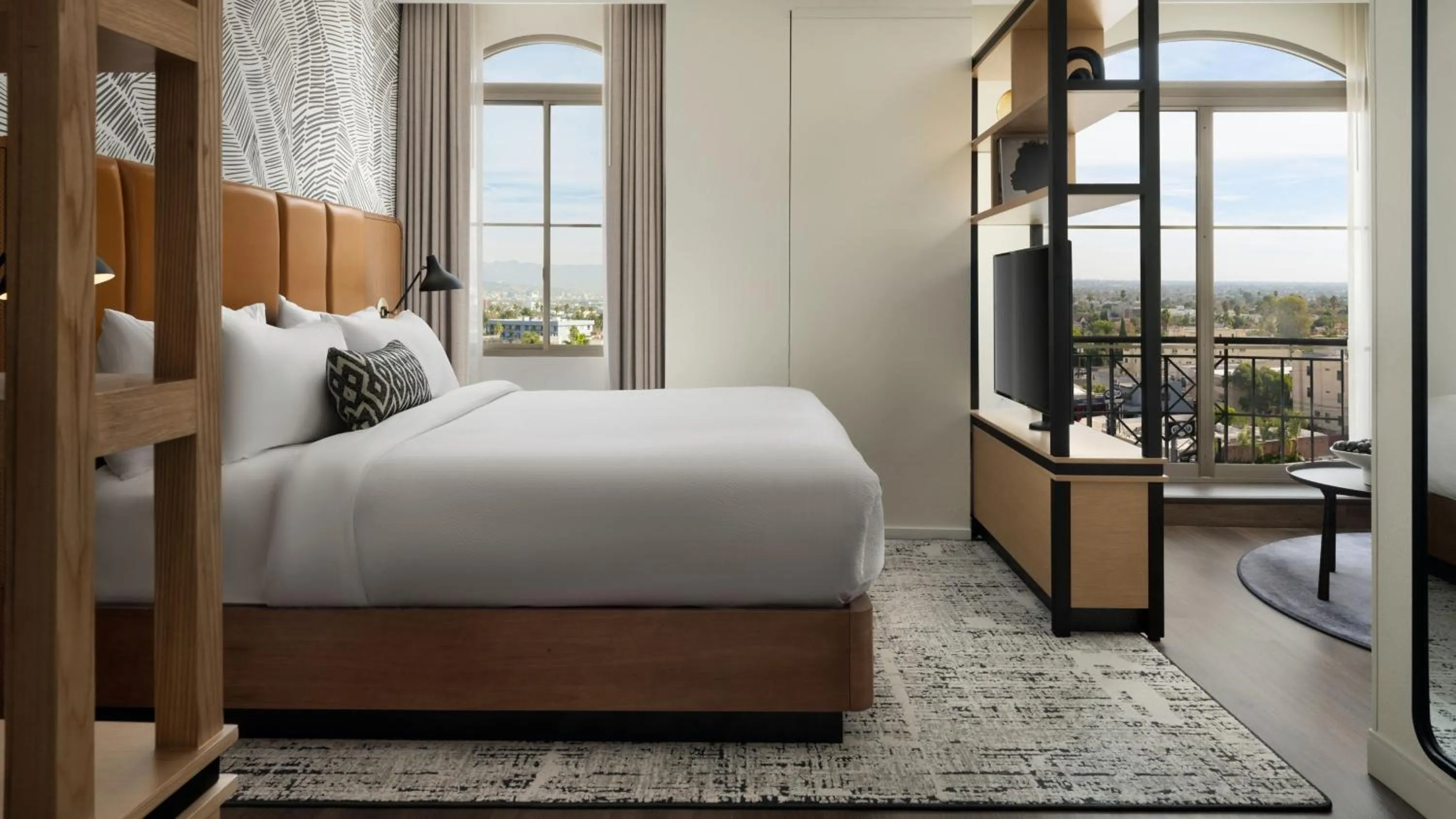 Bed in Burton House, Beverly Hills, A Tribute Portfolio Hotel