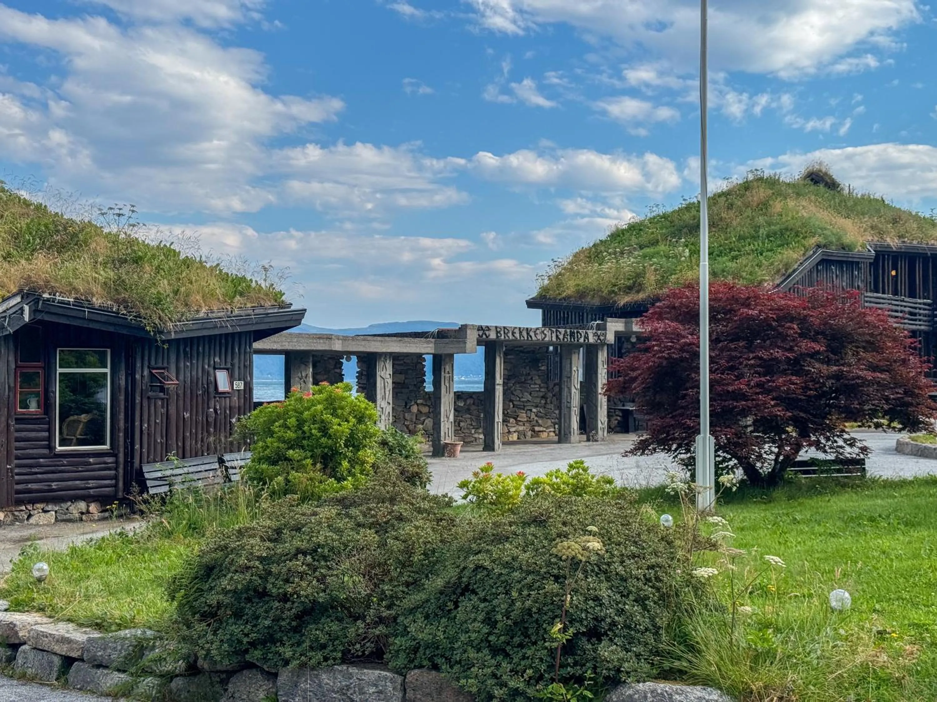 Facade/entrance in Brekkestranda Fjordhotel