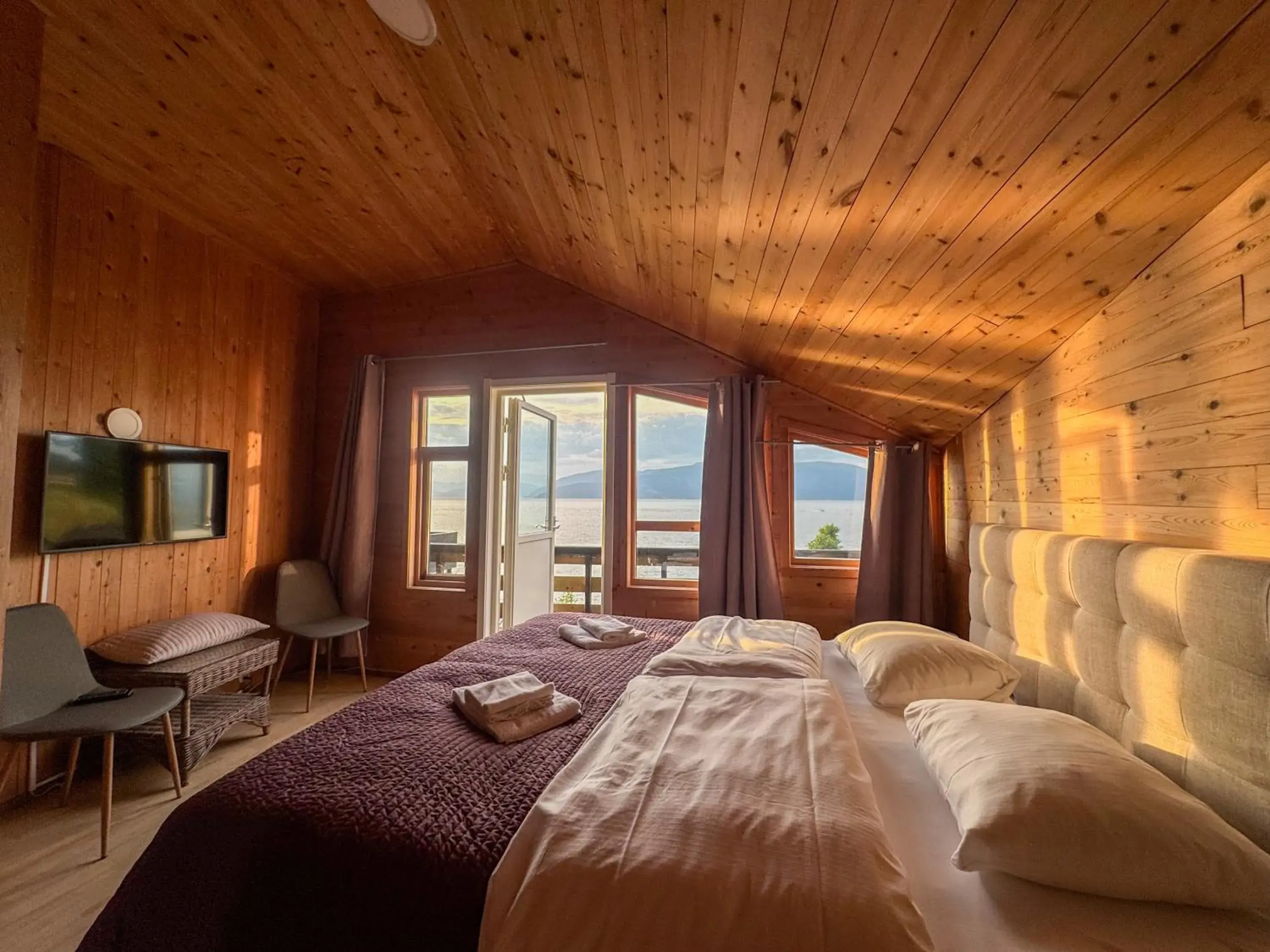 Double or Twin Room - single occupancy in Brekkestranda Fjordhotel Double or Twin Room - single occupancy in Brekkestranda Fjordhotel