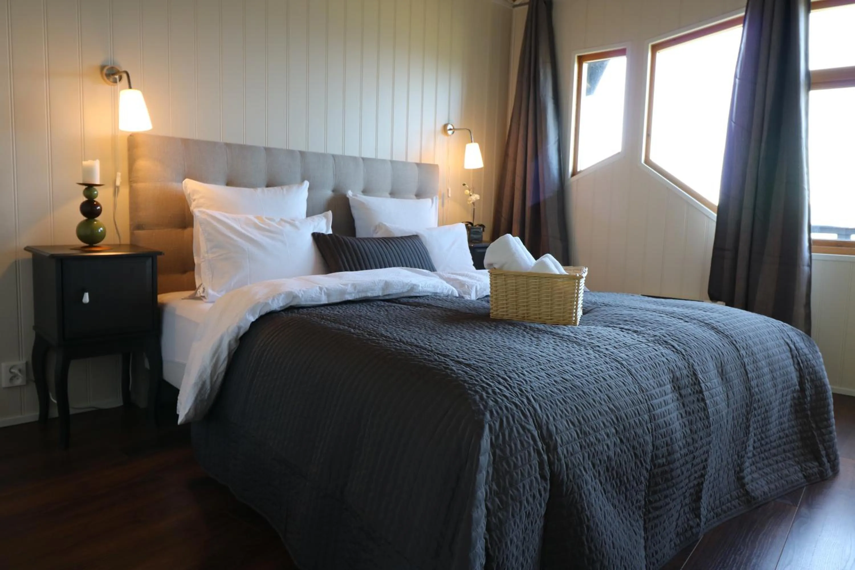 Bed in Brekkestranda Fjordhotel