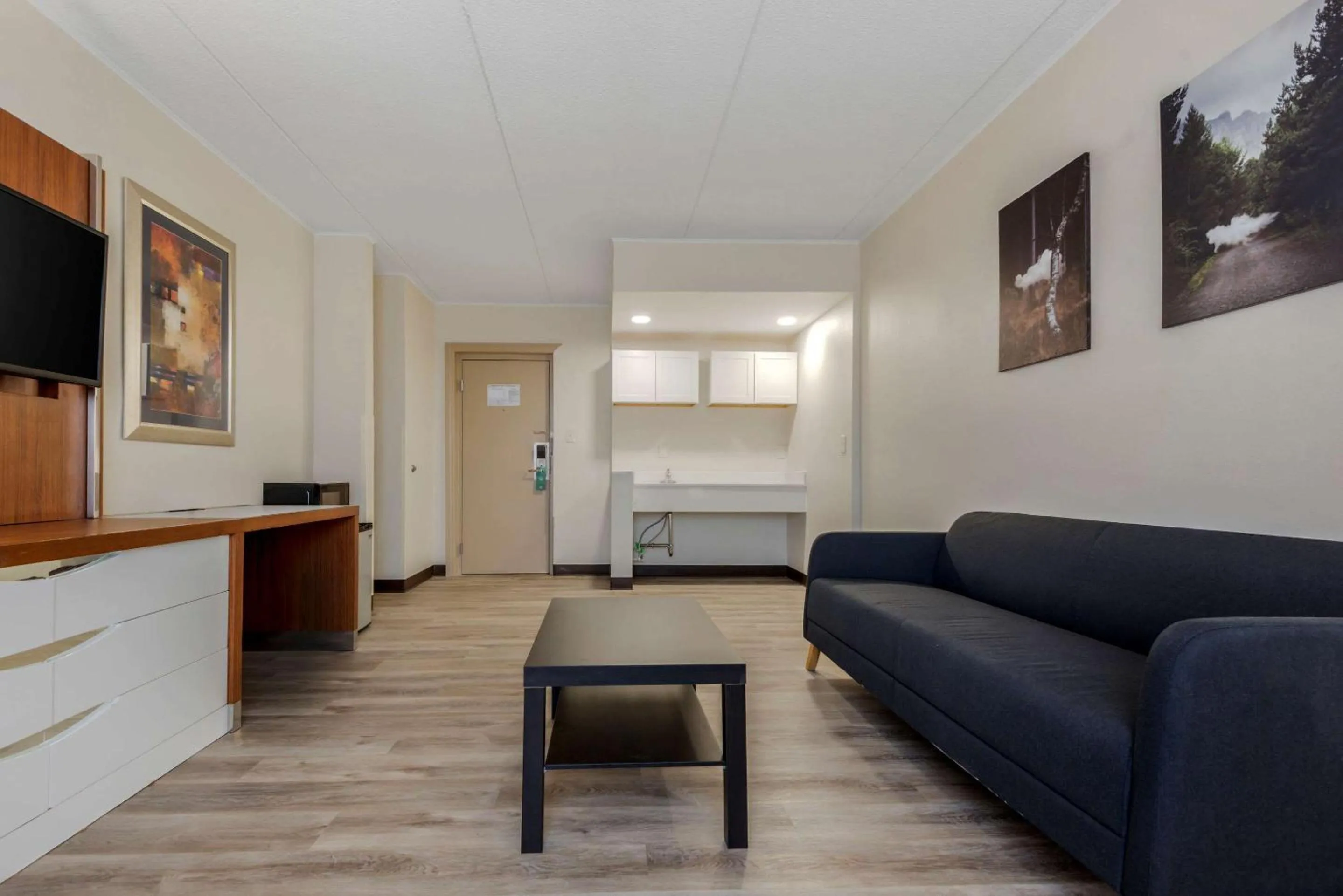 Bedroom in Quality Inn & Suites New Hartford - Utica