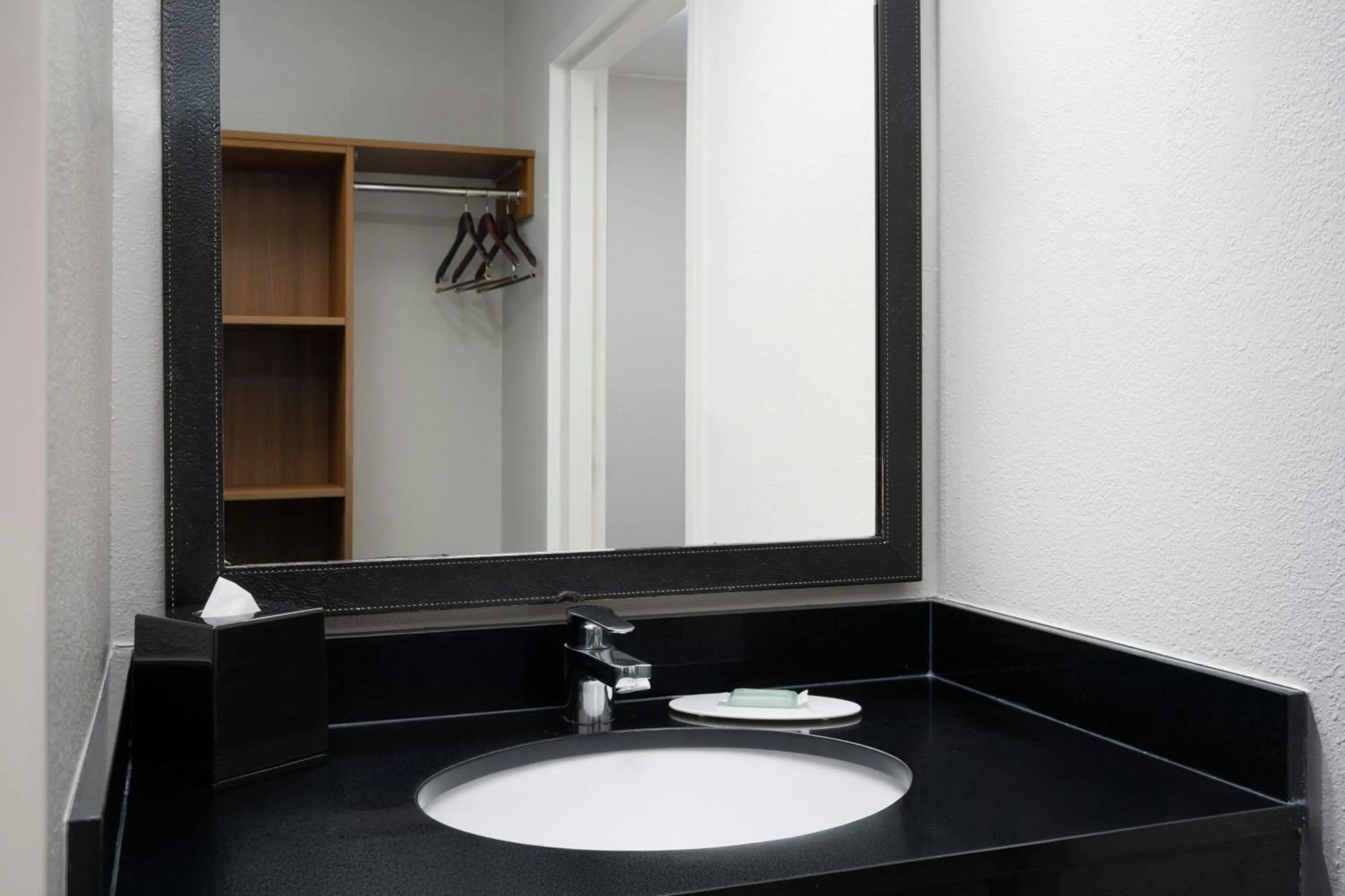 Bathroom in Fairfield Inn Orlando Airport