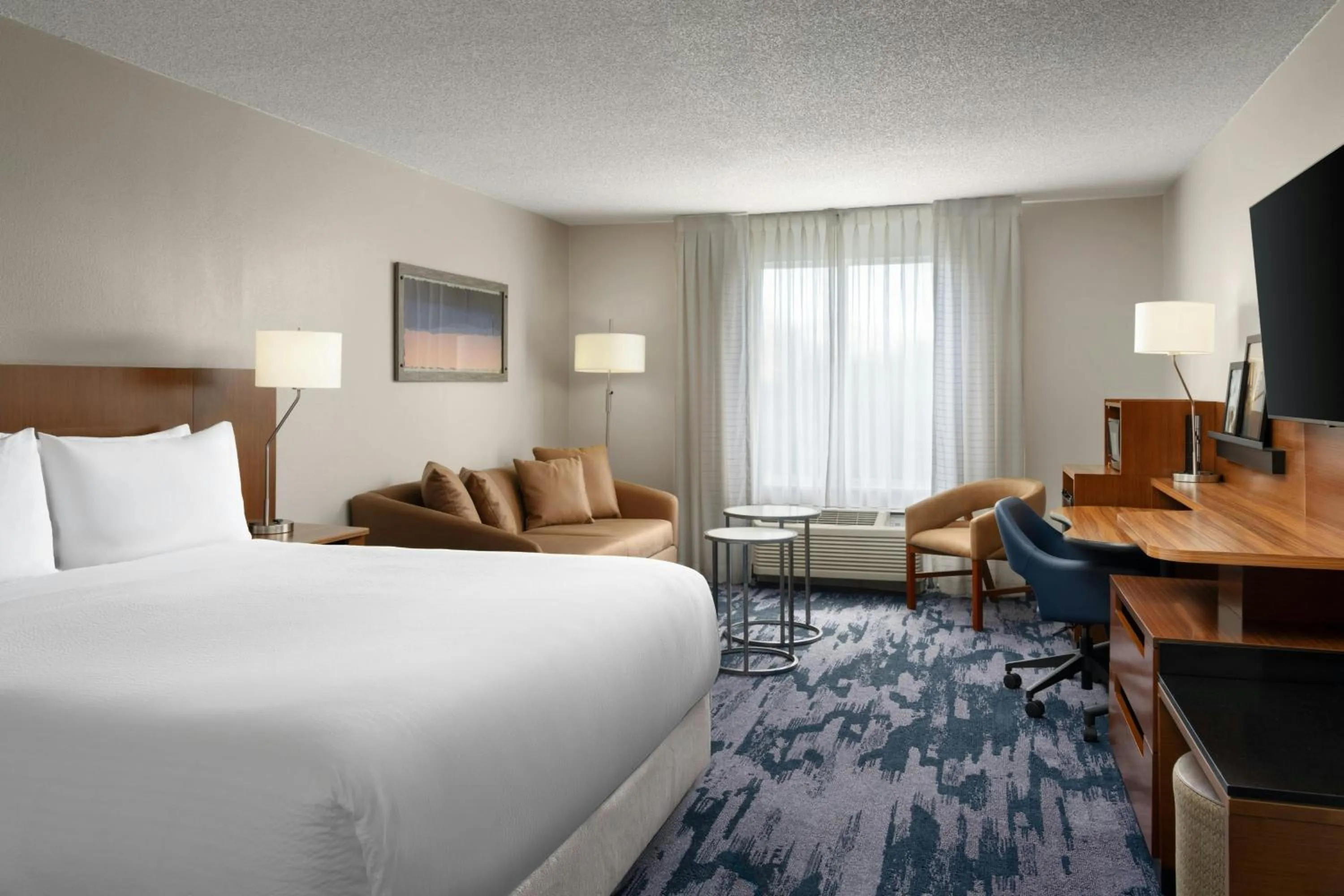 Photo of the whole room, Bed in Fairfield Inn Orlando Airport