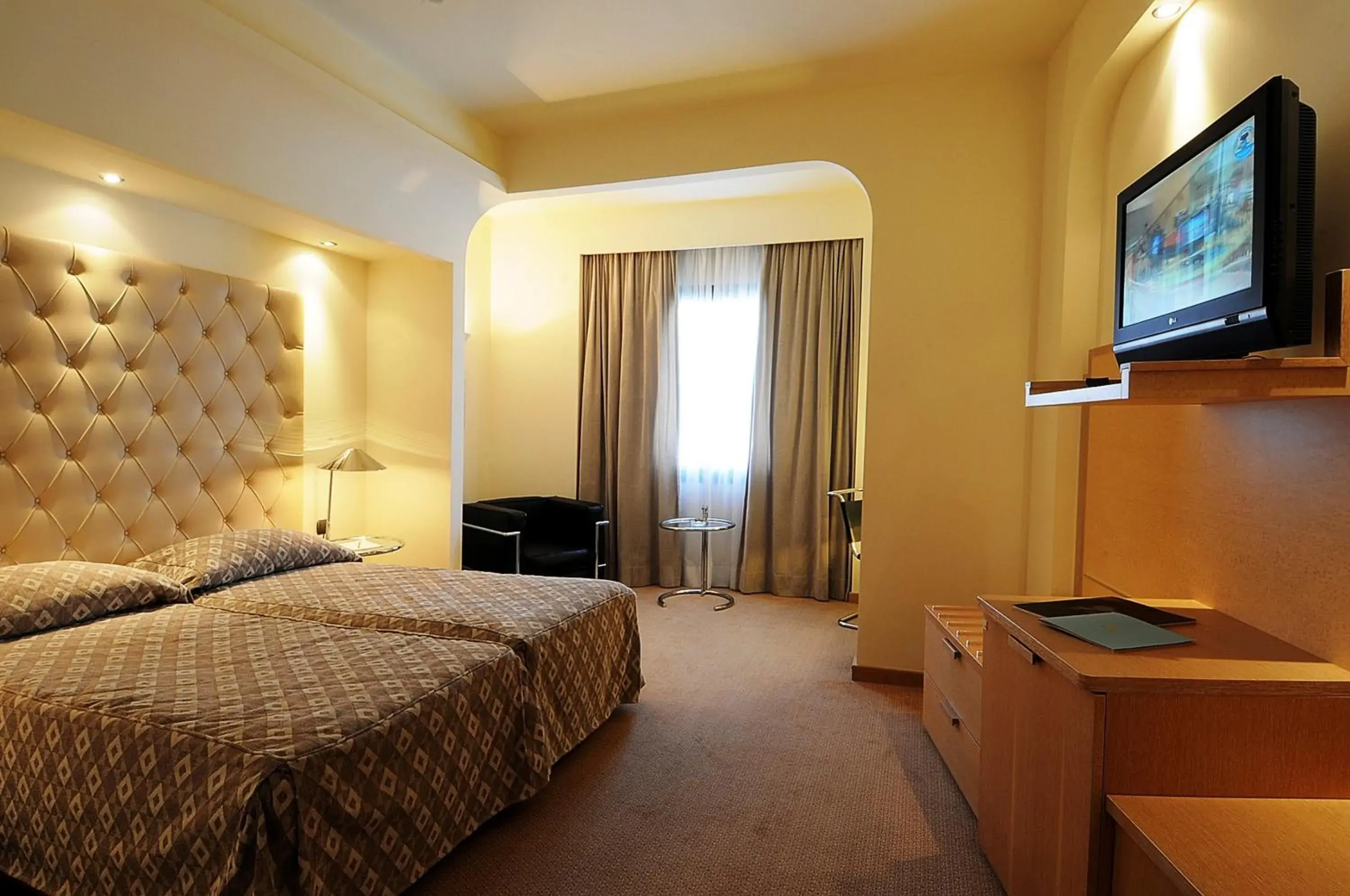 Executive Double / Twin Room with Mountain View - single occupancy in Club Hotel Casino Loutraki Executive Double / Twin Room with Mountain View - single occupancy in Club Hotel Casino Loutraki