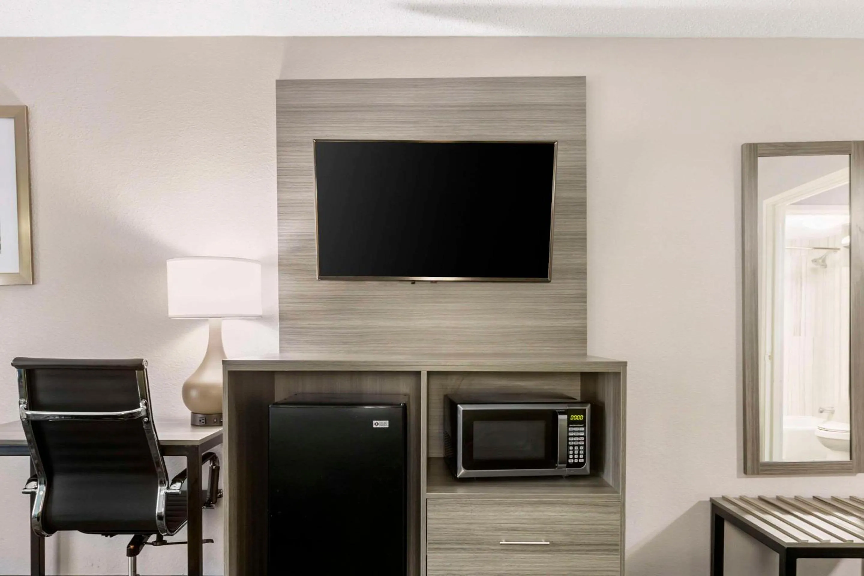 Bedroom in Quality Inn Newberry