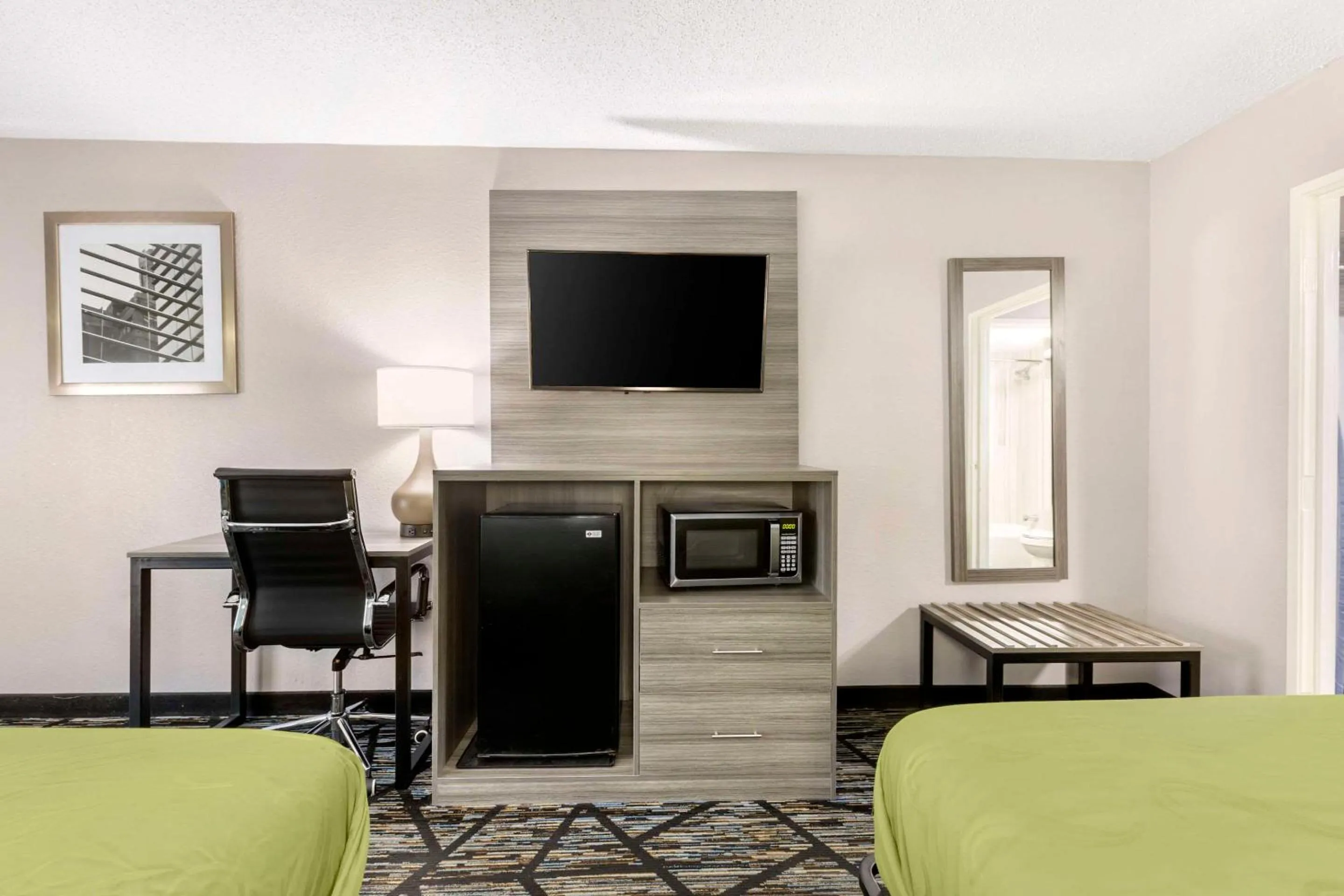 Bedroom in Quality Inn Newberry