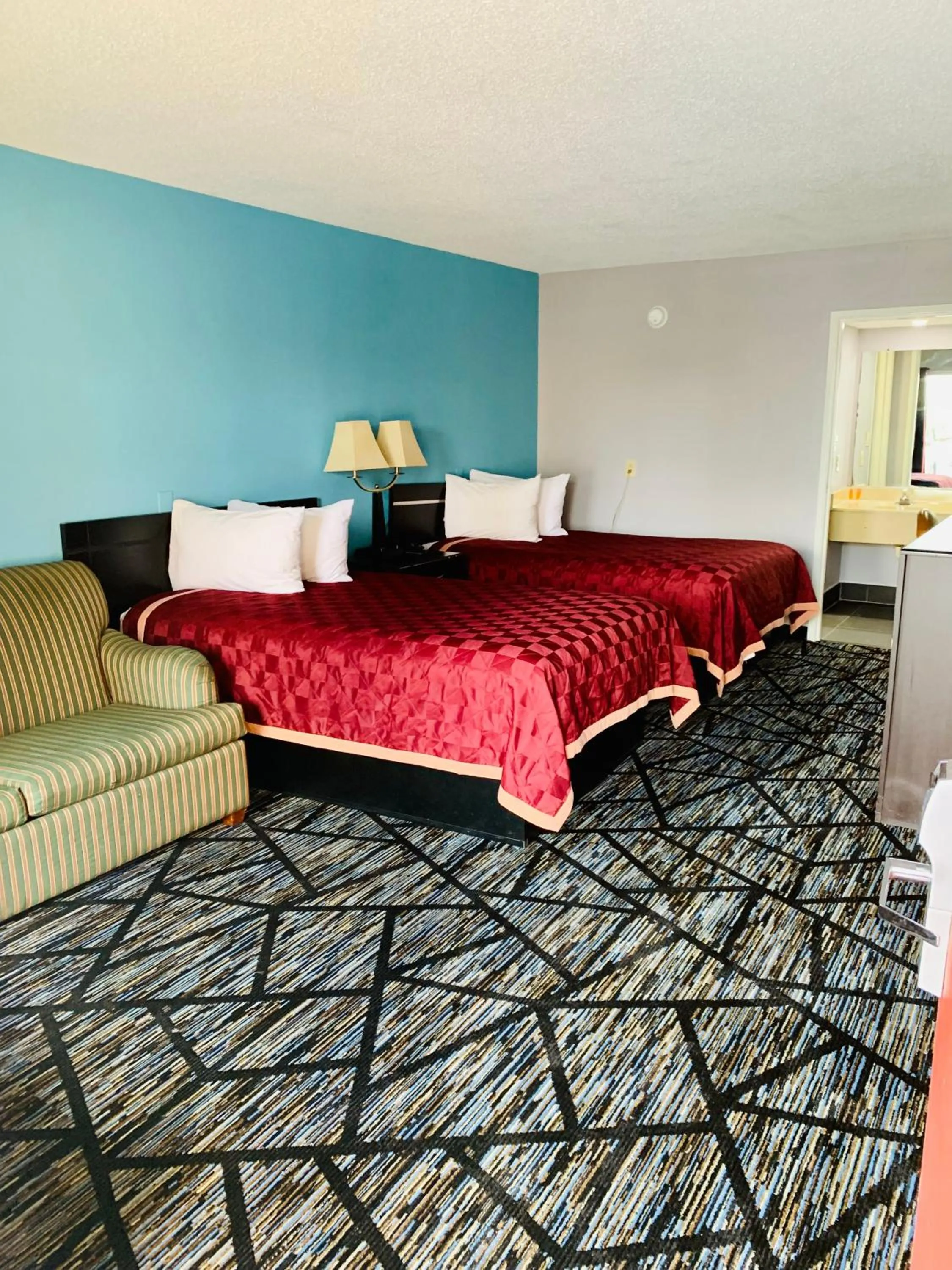 Bed in Quality Inn Newberry