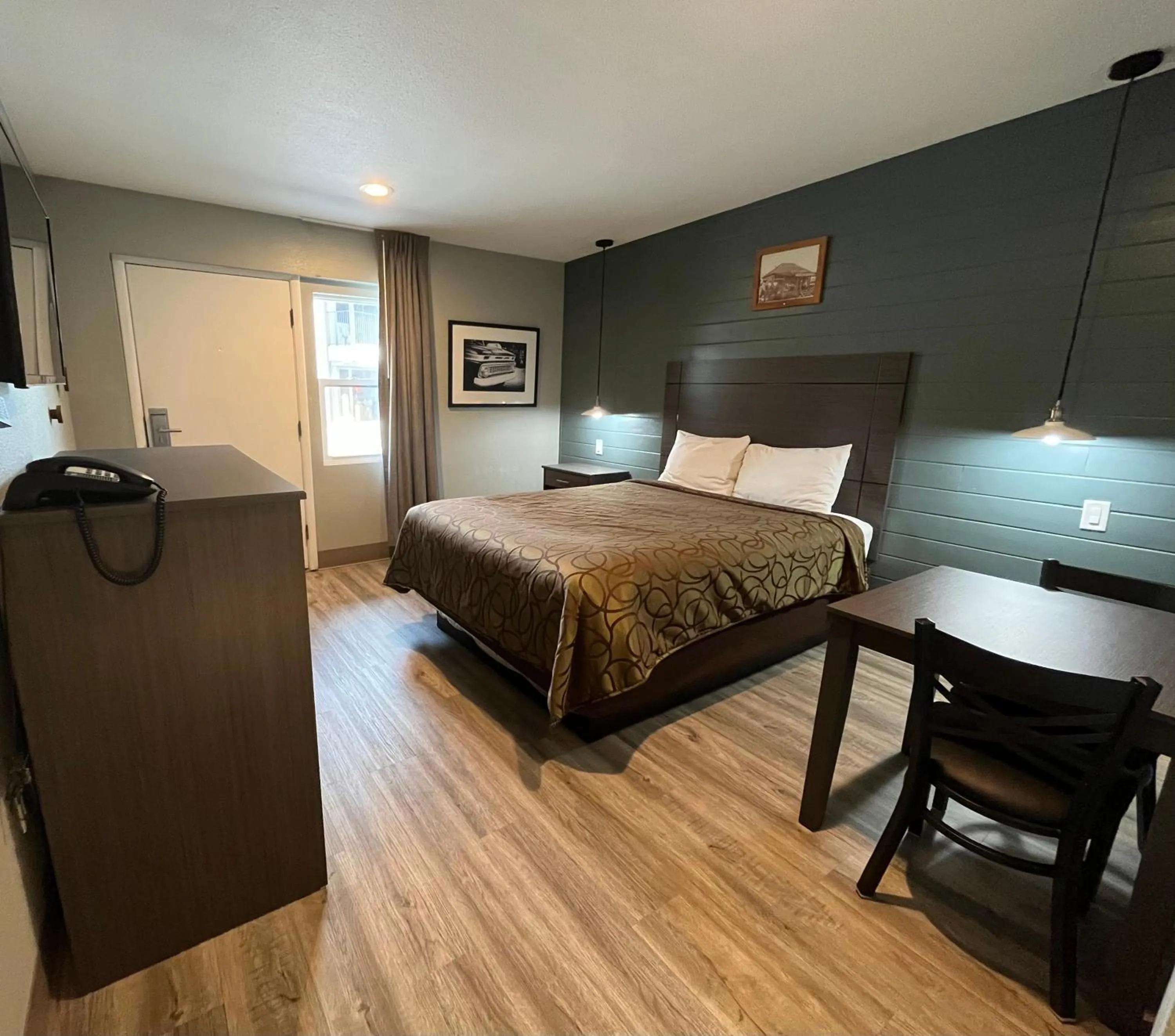 Bed in Mountain View Inn