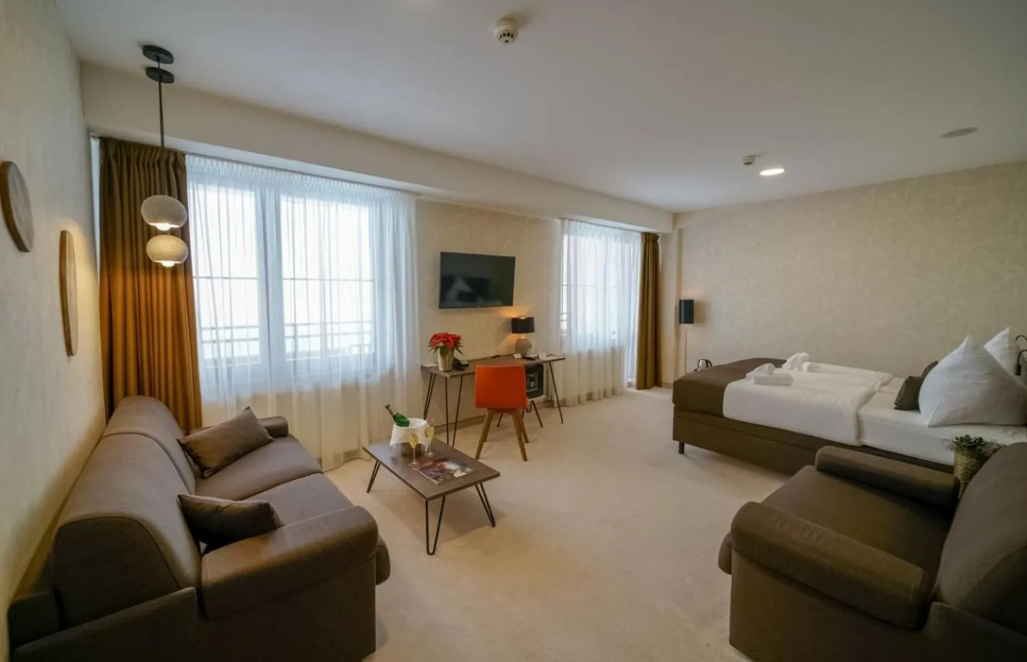 TV and multimedia, Bed in Grand Hotel BELLEVUE