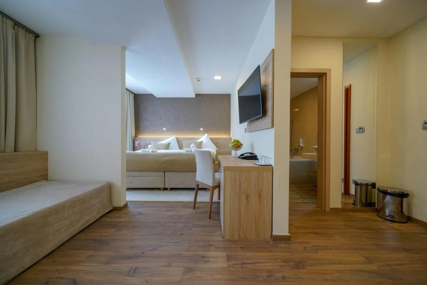 TV and multimedia, Bed in Grand Hotel BELLEVUE