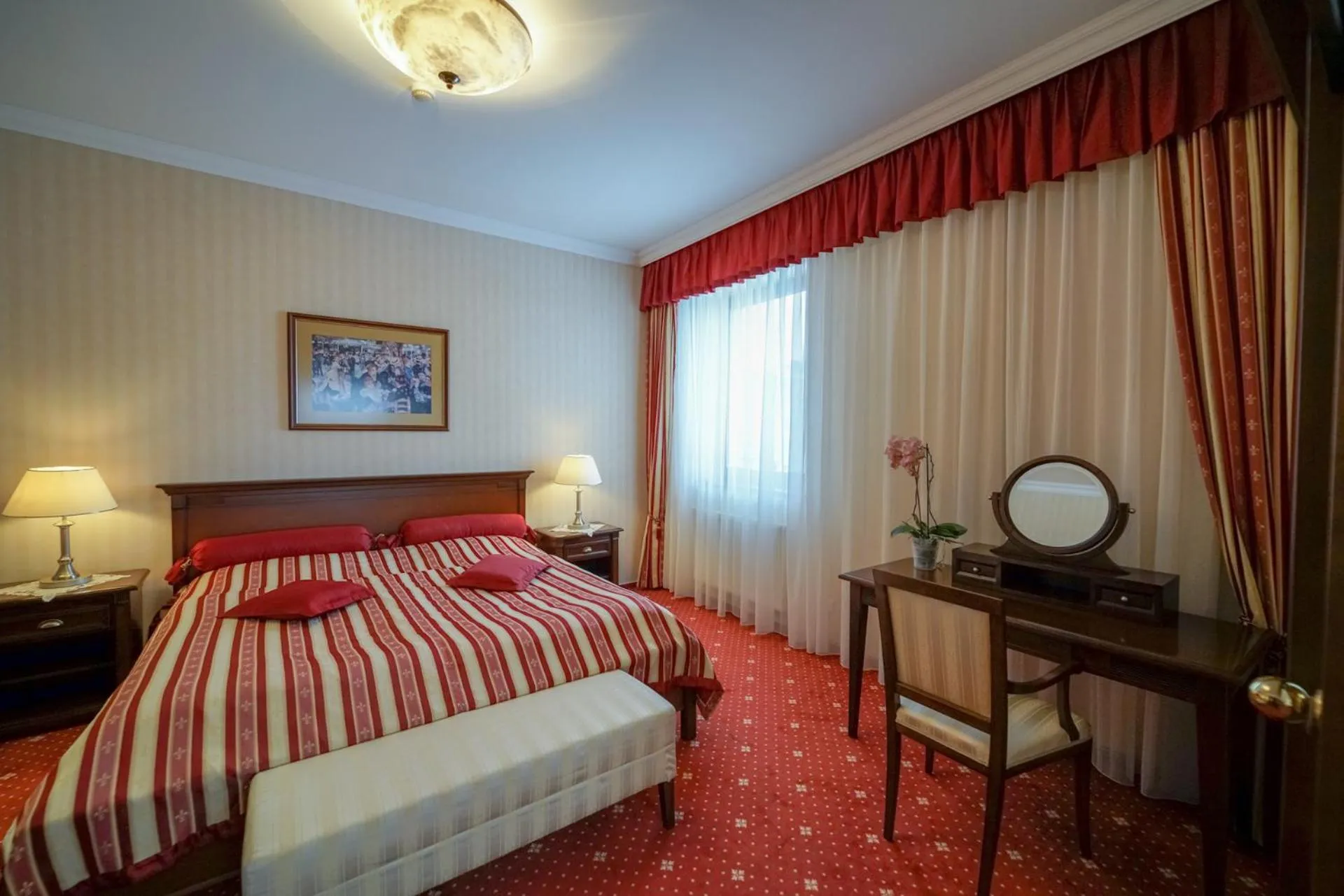 Photo of the whole room, Bed in Grand Hotel BELLEVUE