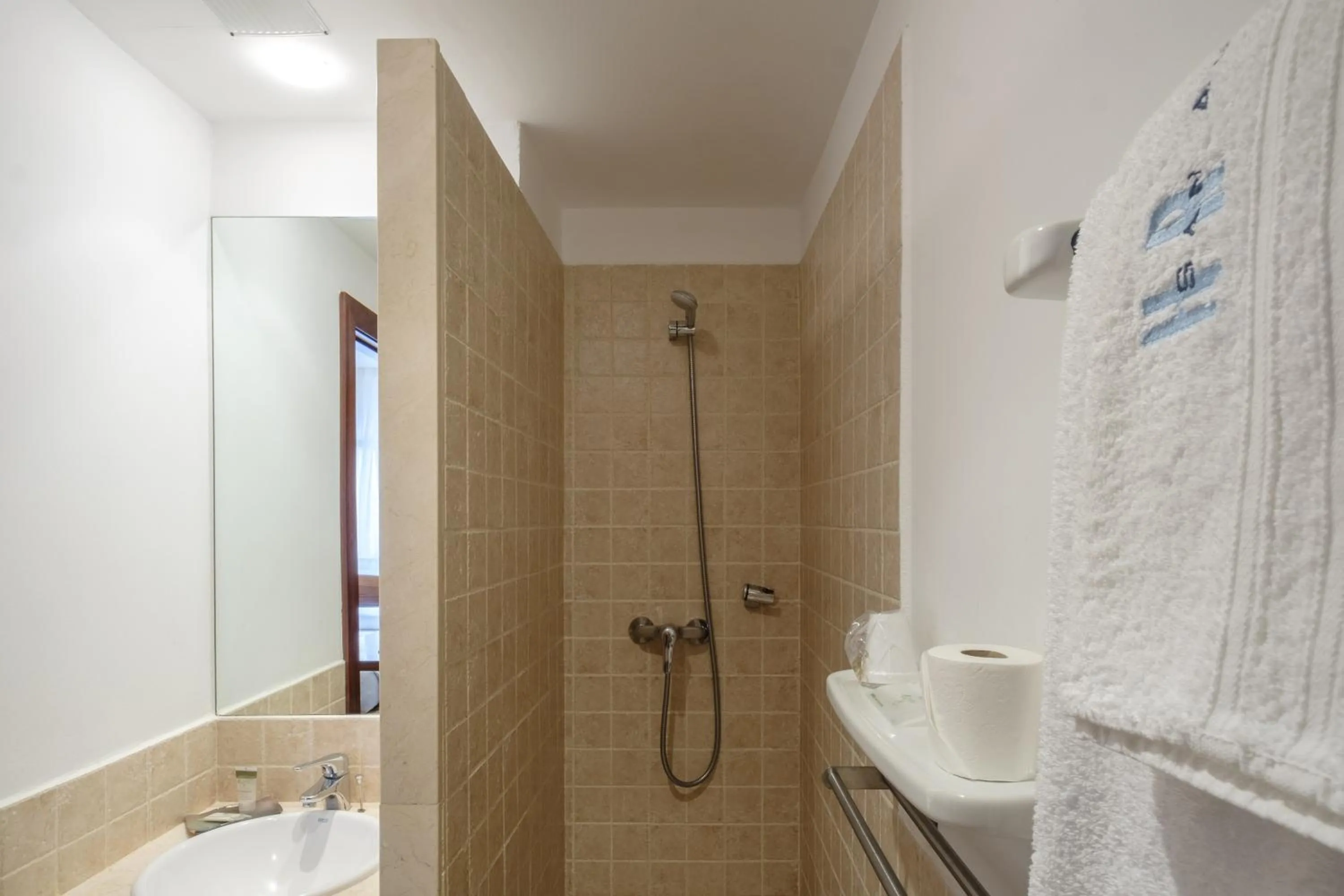 Shower in Hotel Restaurante San Anton