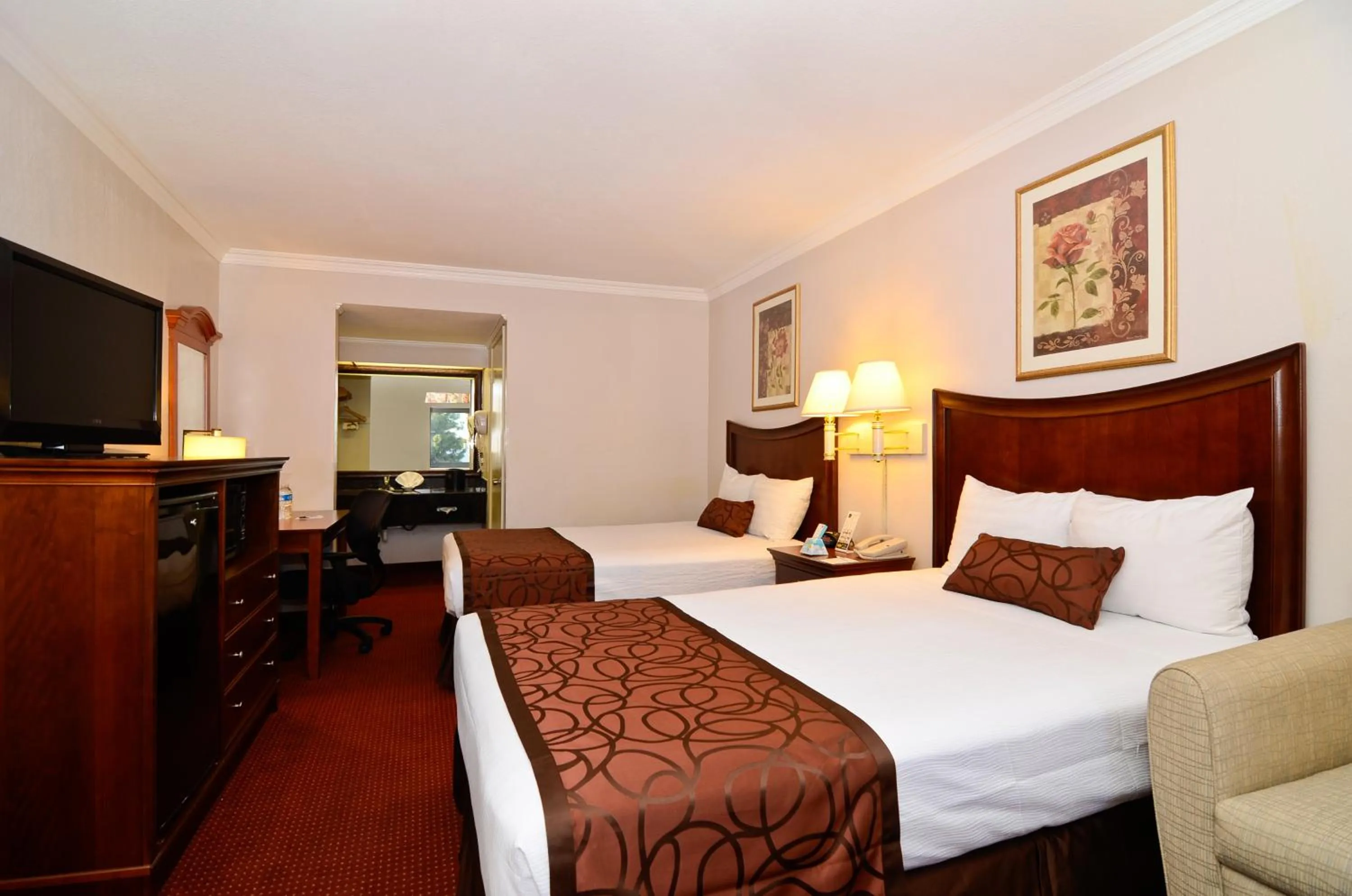 Bed in Chula Vista Inn