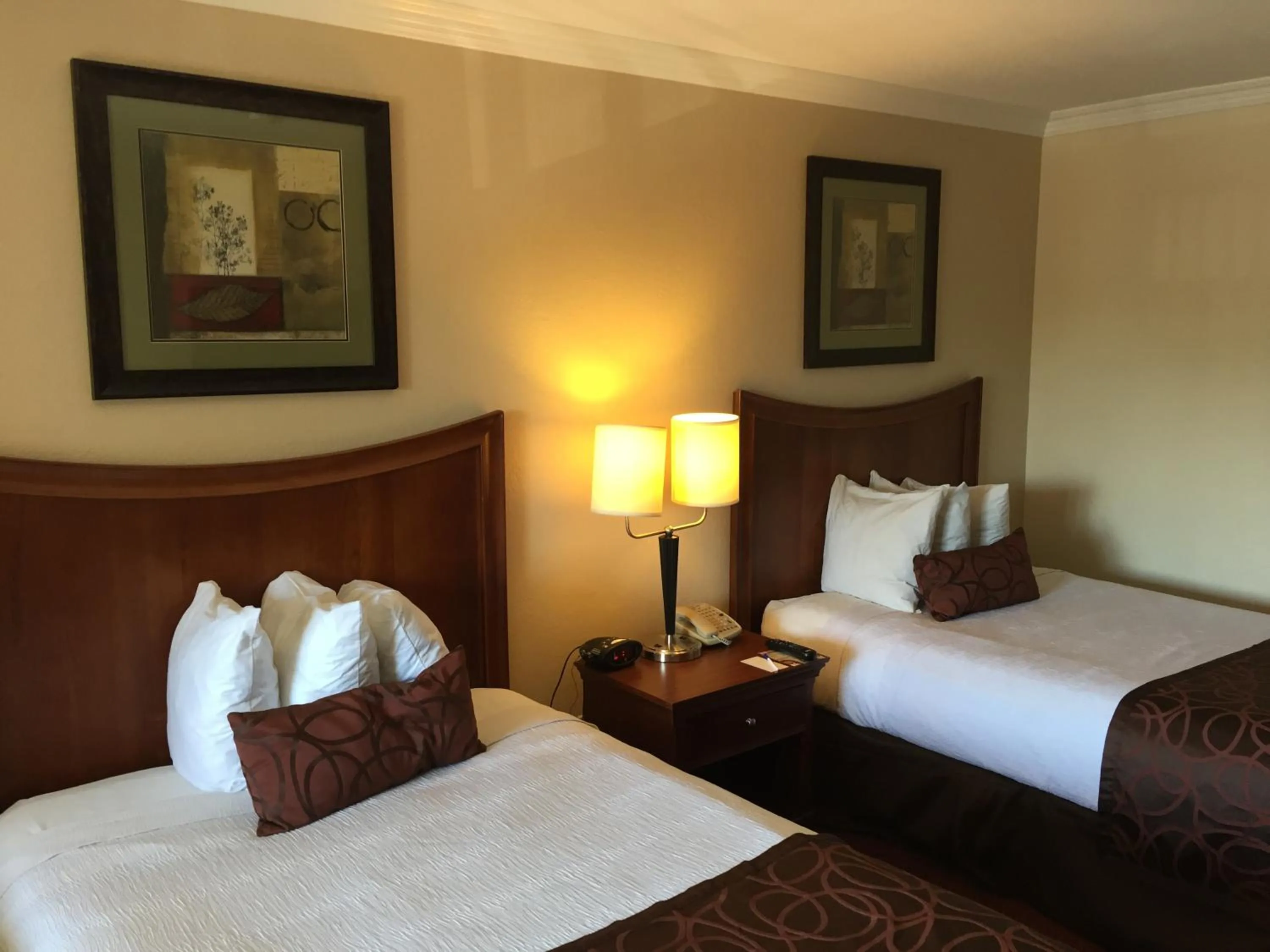 Bed in Chula Vista Inn