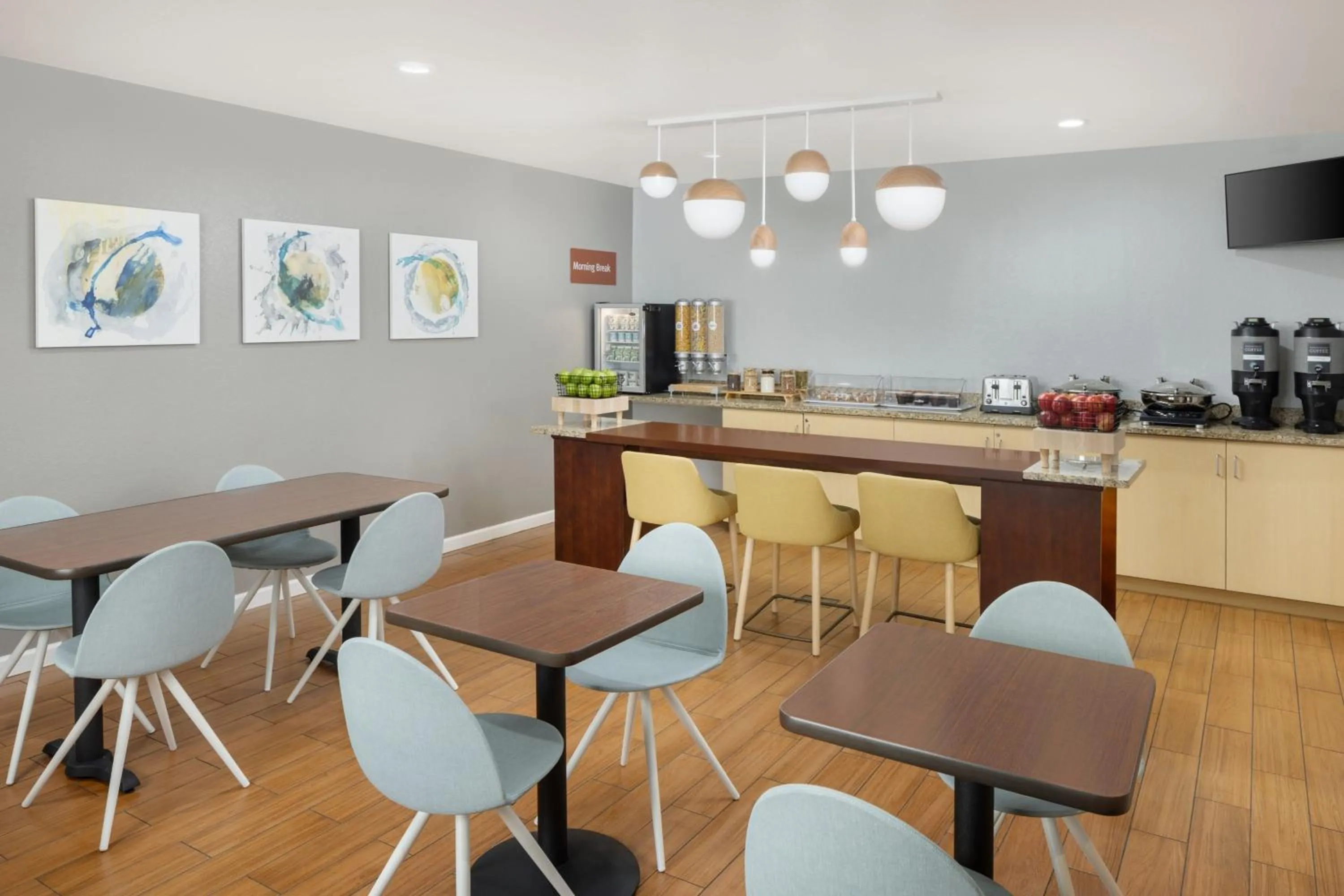 Breakfast in TownePlace Suites by Marriott Orlando East/UCF Area